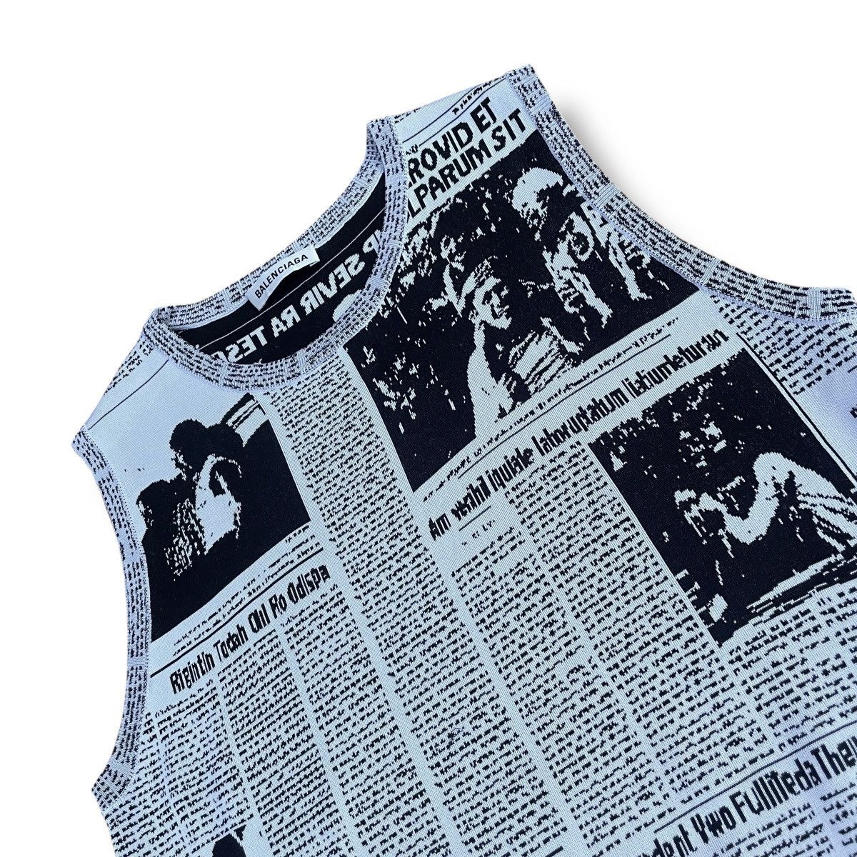 Balenciaga RARE Balenciaga Newspaper Jacquard-Knit Vest Size S / US 4 / IT 40 - 4 Thumbnail
