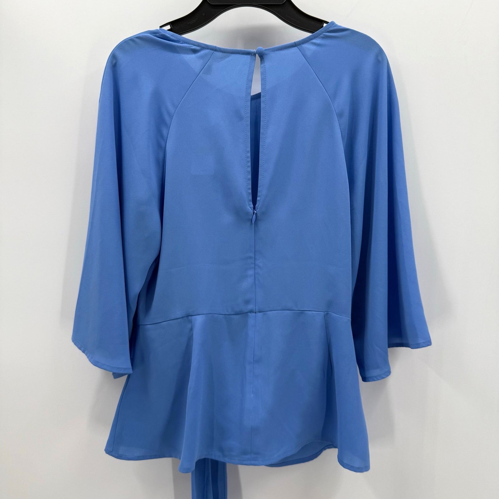 Express NWT Express Mock Wrap with Front Tie Long Keyhole Neckline Size M / US 6-8 / IT 42-44 - 2 Thumbnail