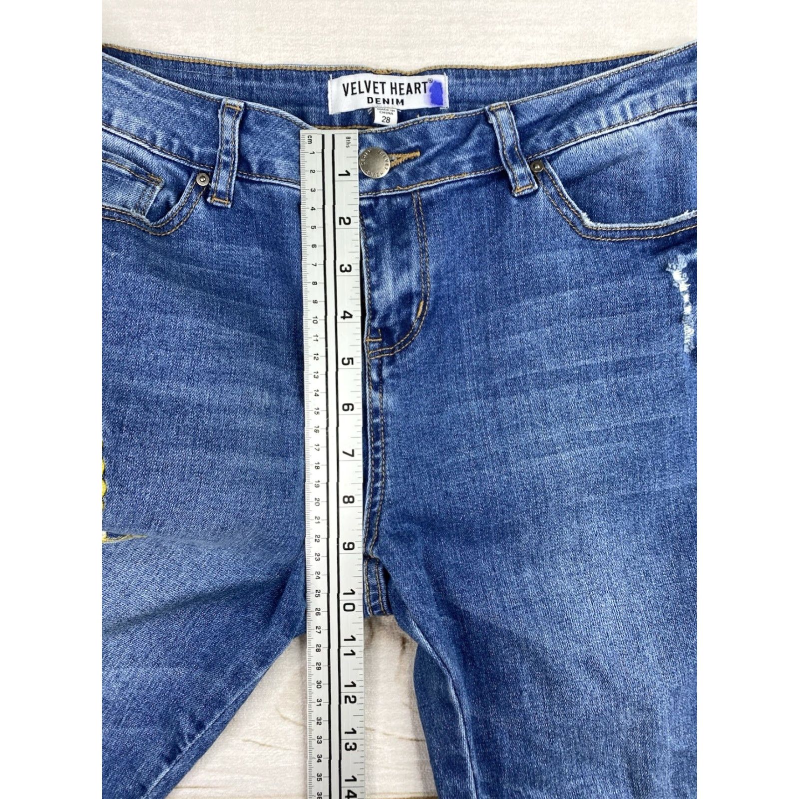 Velvet Velvet Heart Jeans Womens 28 Sadie Mid Rise Super Skinny Embroidered Butterfly Size 28" / US 6 / IT 42 - 7 Thumbnail