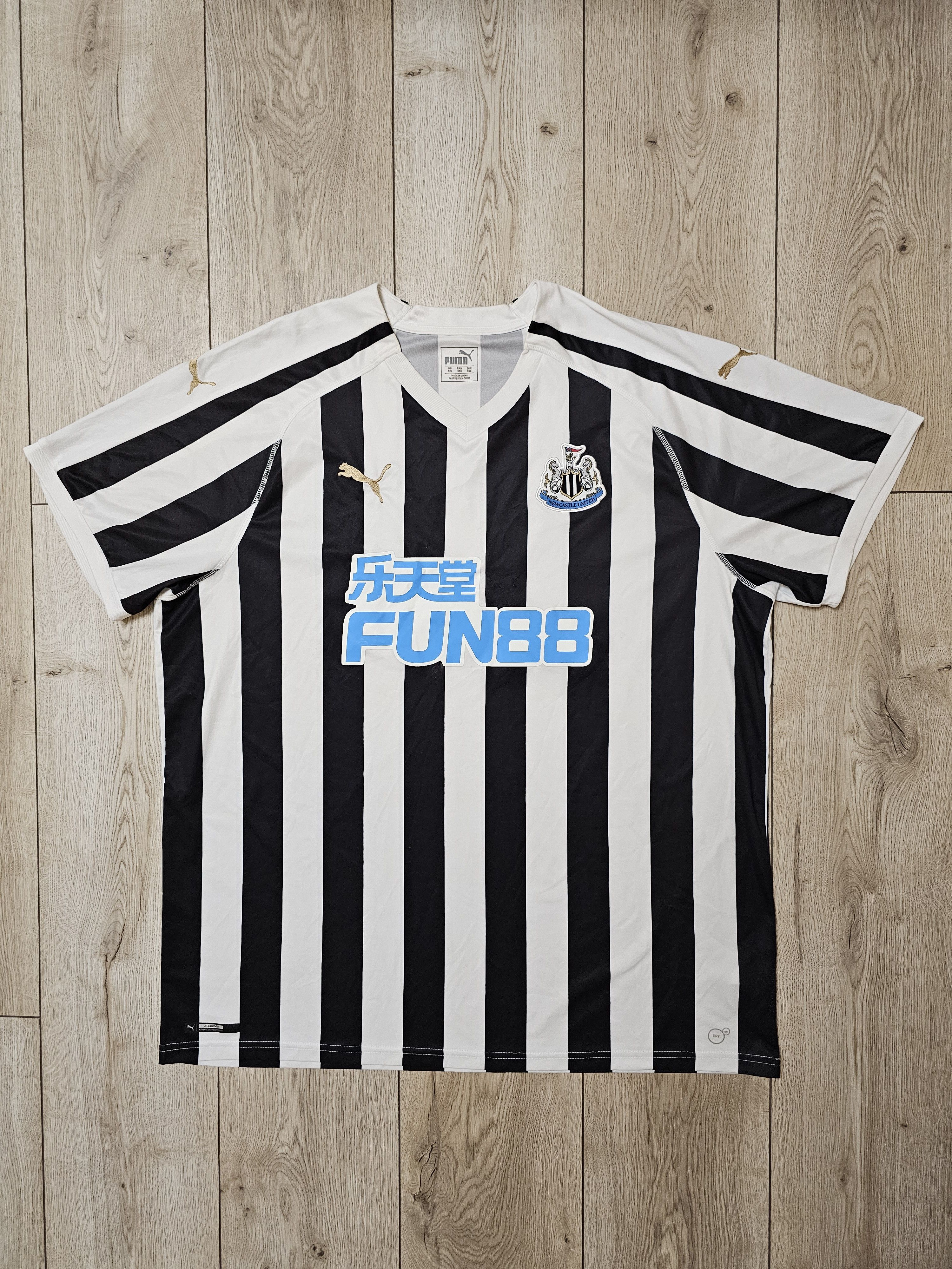 Puma NEWCASTLE UNITED 2018 2019 HOME FOOTBALL SOCCER JERSEY 3XL Size US XXL / EU 58 / 5 - 1 Thumbnail