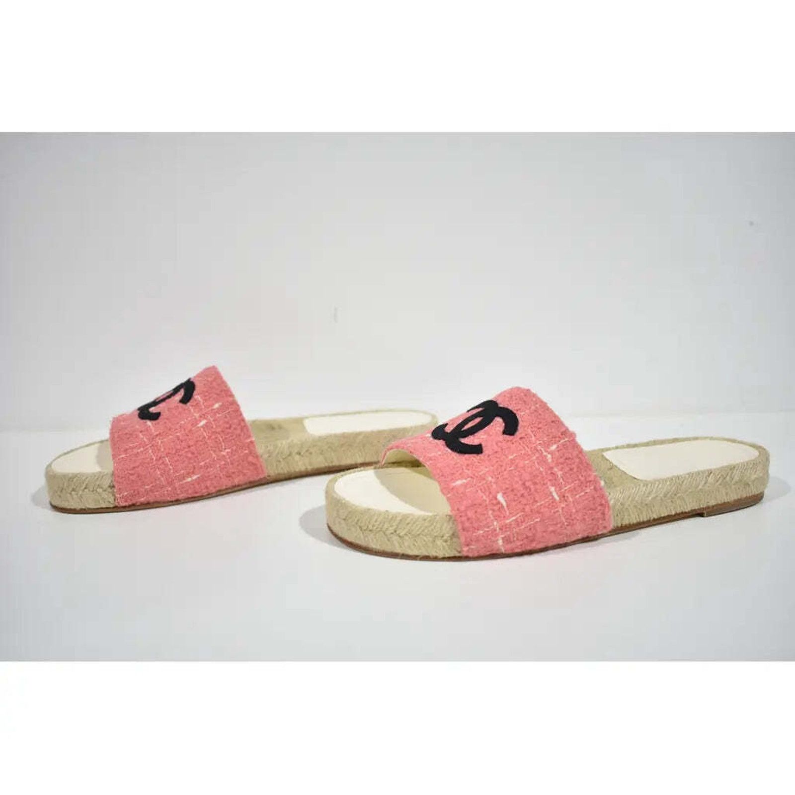 Chanel Chanel 20A Pink Tweed Black CC Logo Espadrille Slide Size US 7 / IT 37 - 10 Thumbnail