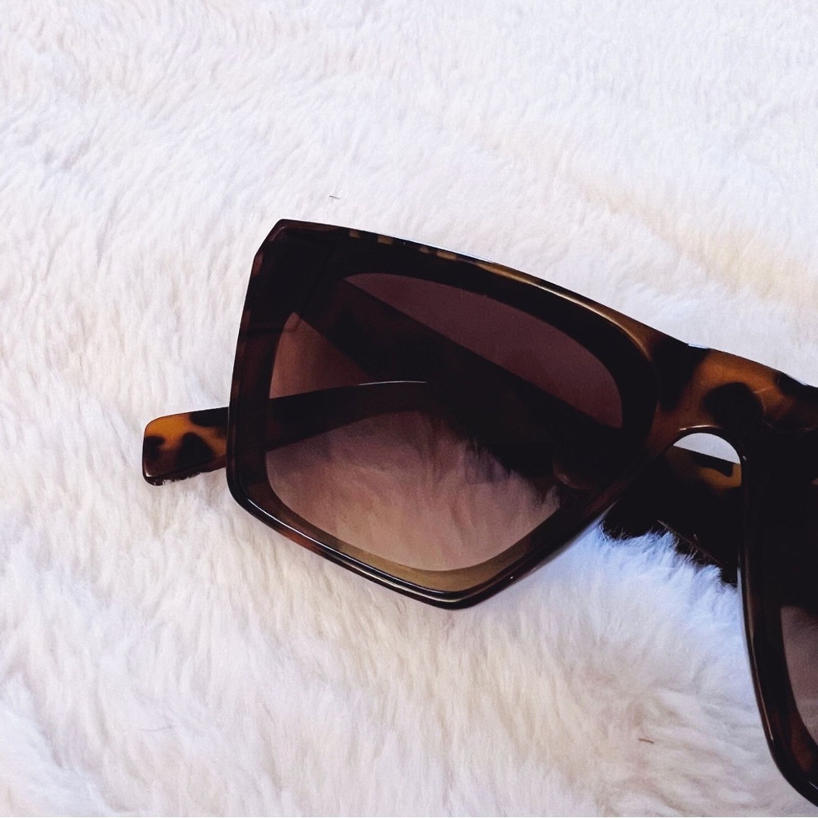 Other Lucy Tortoise Brown Sleek Square Frame Sunglasses Size ONE SIZE - 6 Thumbnail