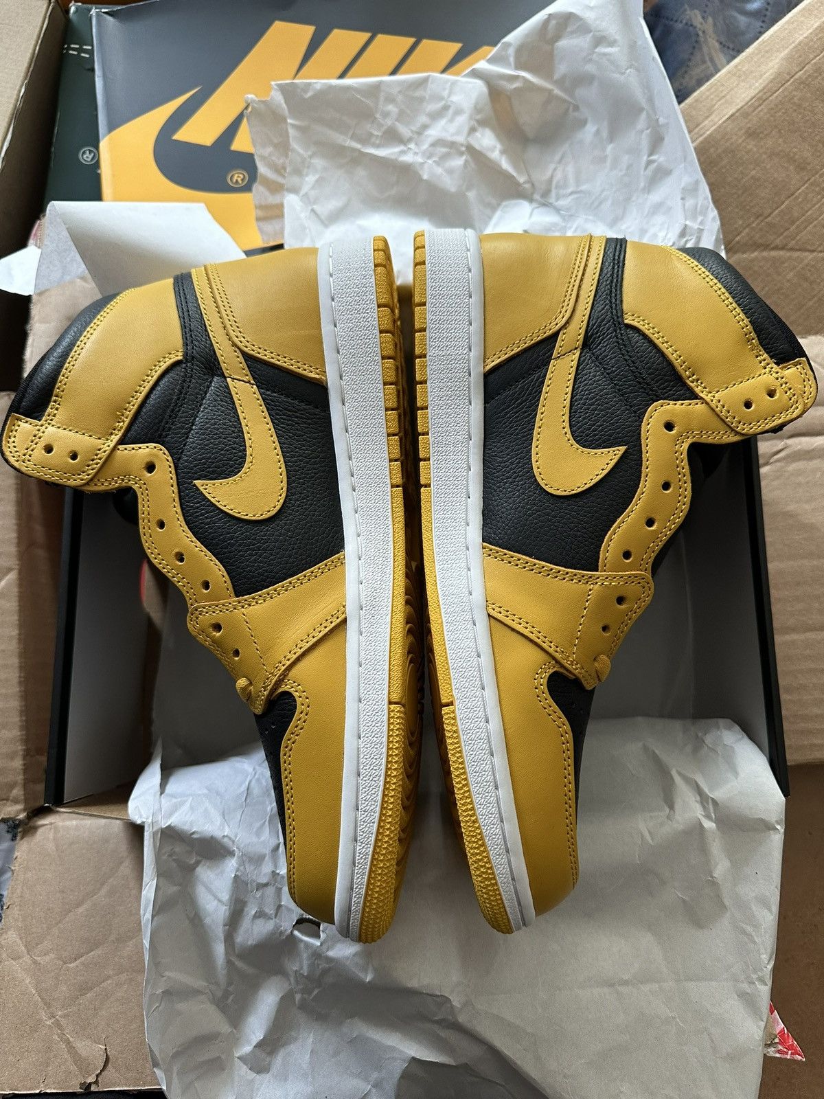 Jordan Brand Jordan 1 High Retro Pollen Size US 11 / EU 44 - 3 Thumbnail