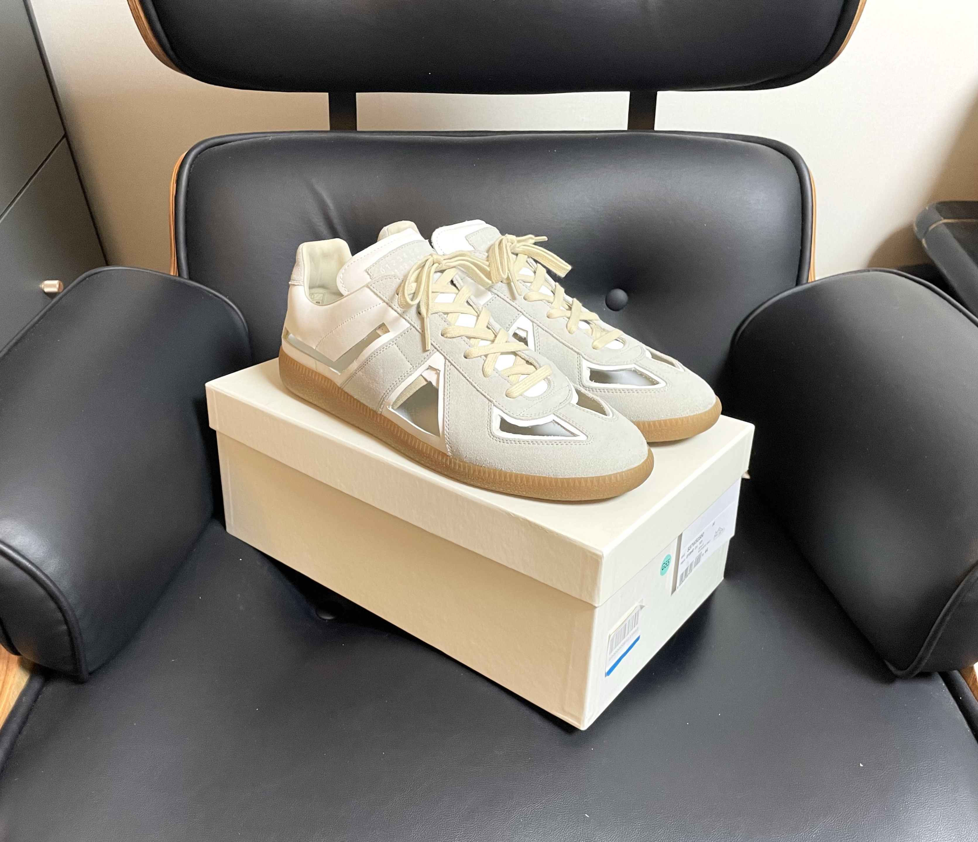 Maison Margiela Maison Margiela GAT (Cutout 2018) Size US 11 / EU 44 - 2 Thumbnail
