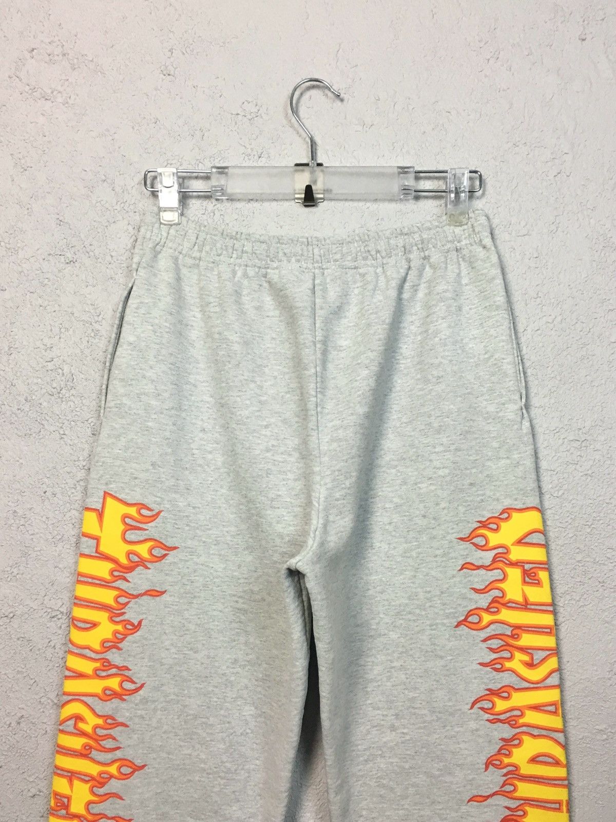 Thrasher pants THRASHER Skateboarding Flame Logo Sweatpants vintage Size US 32 / EU 48 - 5 Thumbnail
