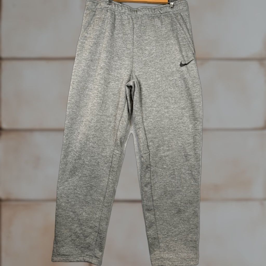 Nike VINTAGE Nike Classic Grey Ankle Sweatpants Athleisure Athletic Men XL Gray Dri Pants Mens XL Size US 36 / EU 52 - 1 Thumbnail