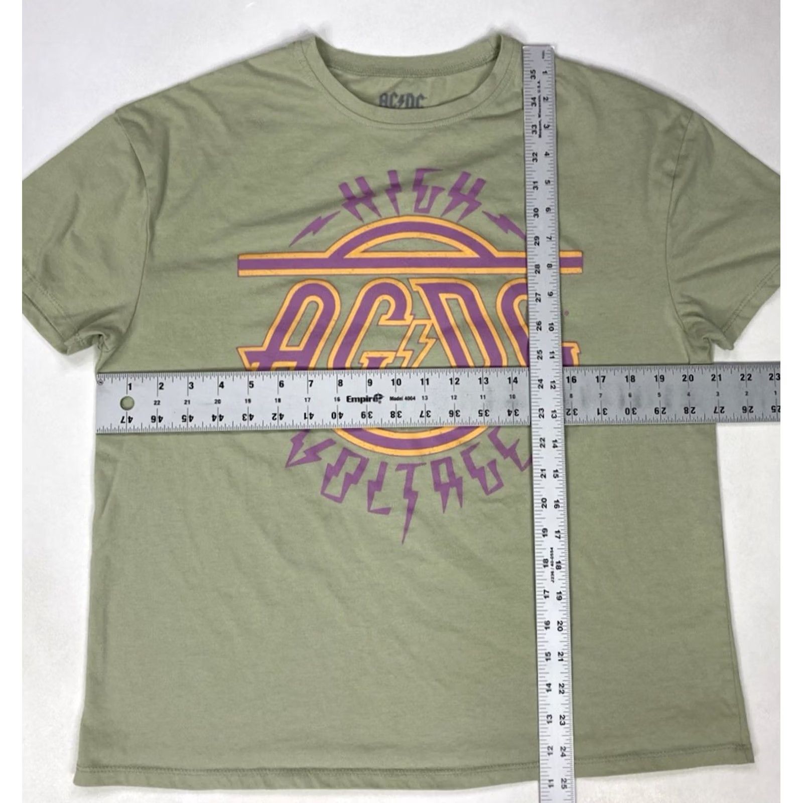Vintage ACDC High Voltage Graphic T-shirt Women XS Oversized Green Music Rock T-Shirt Womens XS Green Oversized Casual Short Sleeve Crew Neck Pullover Size XS / US 0-2 / IT 36-38 - 5 Thumbnail