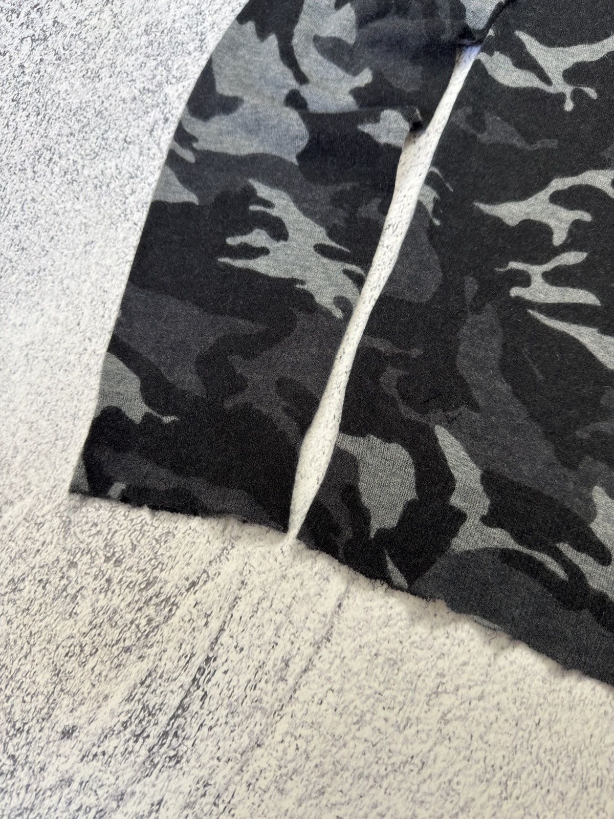 Zadig & Voltaire ZADIG & VOLTAIRE GREY CAMOUFLAGE CASHMERE CREWNECK JUMPER Size US M / EU 48-50 / 2 - 5 Thumbnail