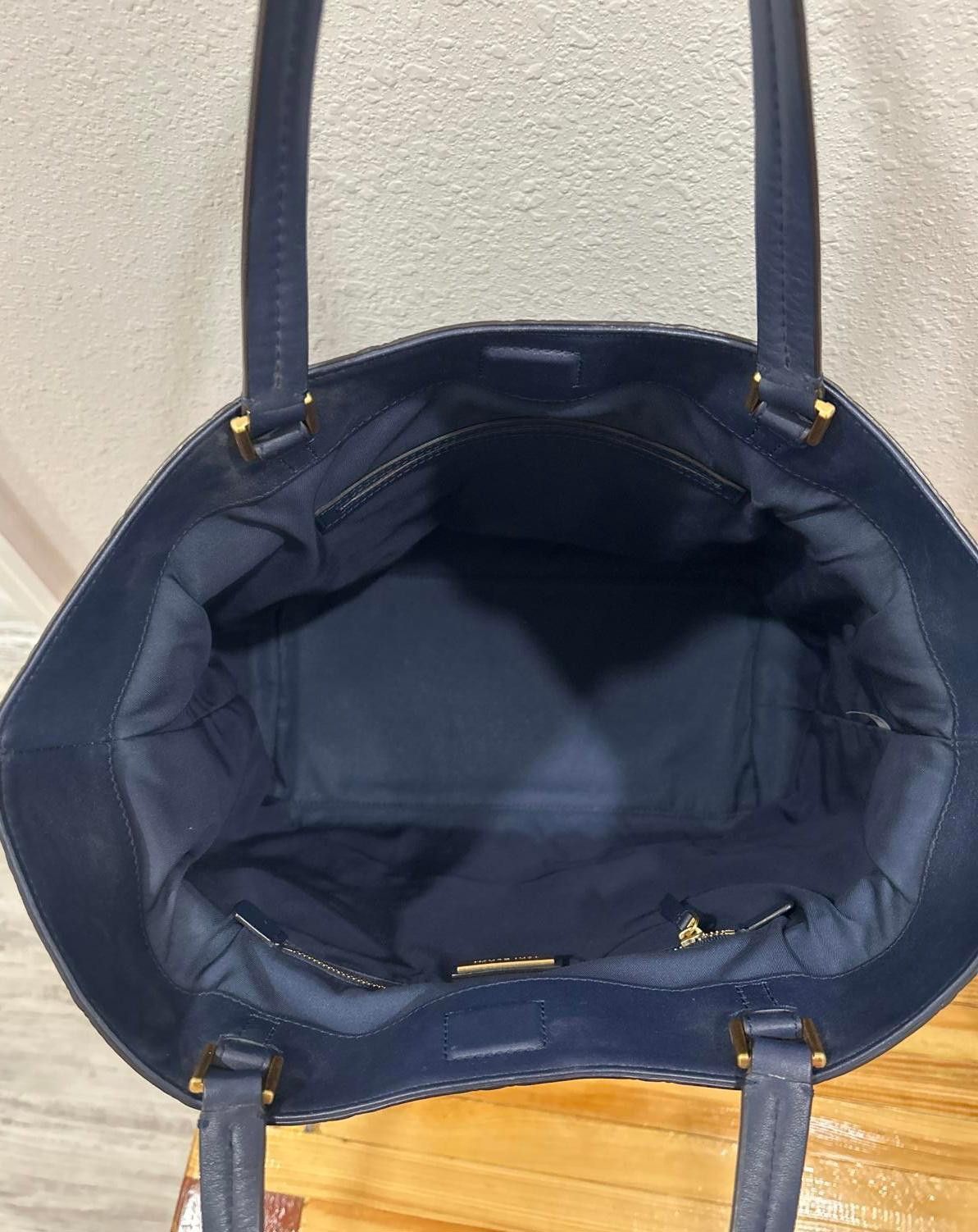 Designer Navy Tory Burch Georgia Quilted Tote Bag Size ONE SIZE - 4 Thumbnail