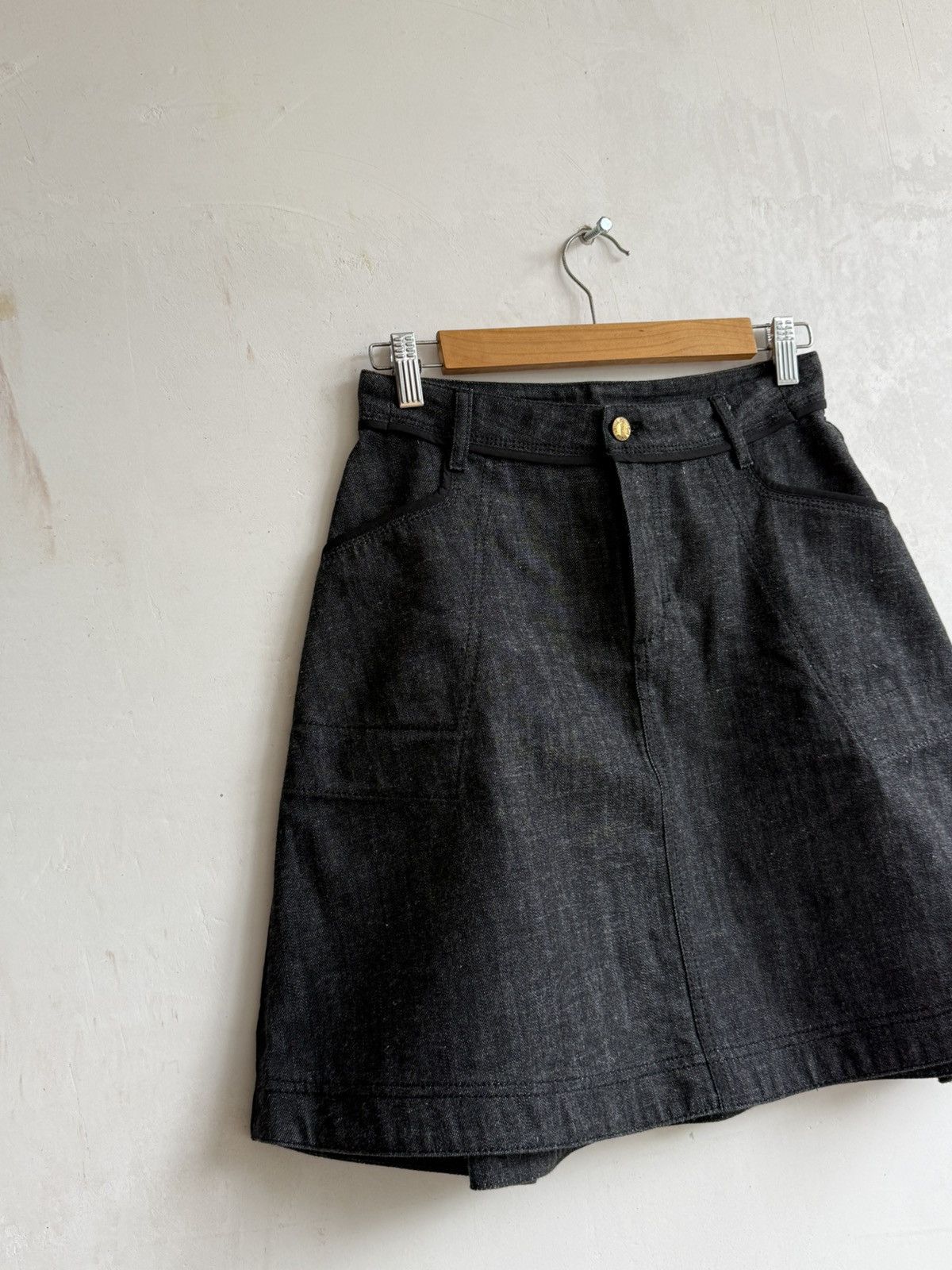 Louis Vuitton Luis Vuitton Grey Denim Skirt size 40 Size 27" / US 4 / IT 40 - 4 Thumbnail