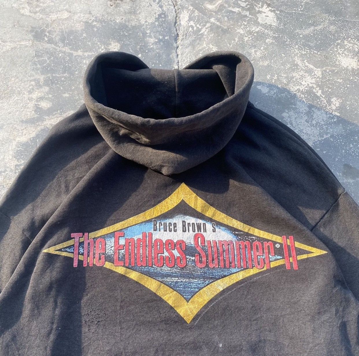 Quiksilver 1990s The Endless Summer II Faded Black Hoodie Size US L / EU 52-54 / 3 - 3 Thumbnail