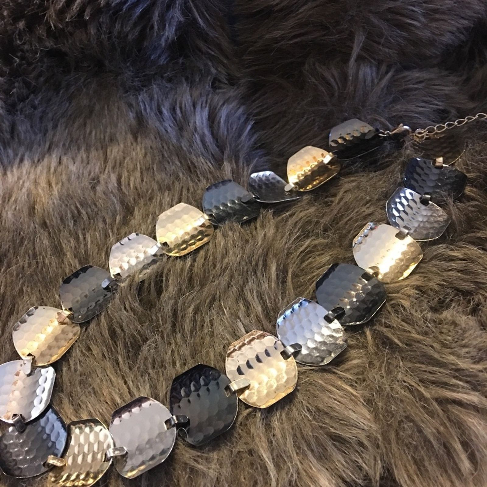 Jewelry Tri-tone silver gold chrome hammered disc necklace Size ONE SIZE - 8 Thumbnail