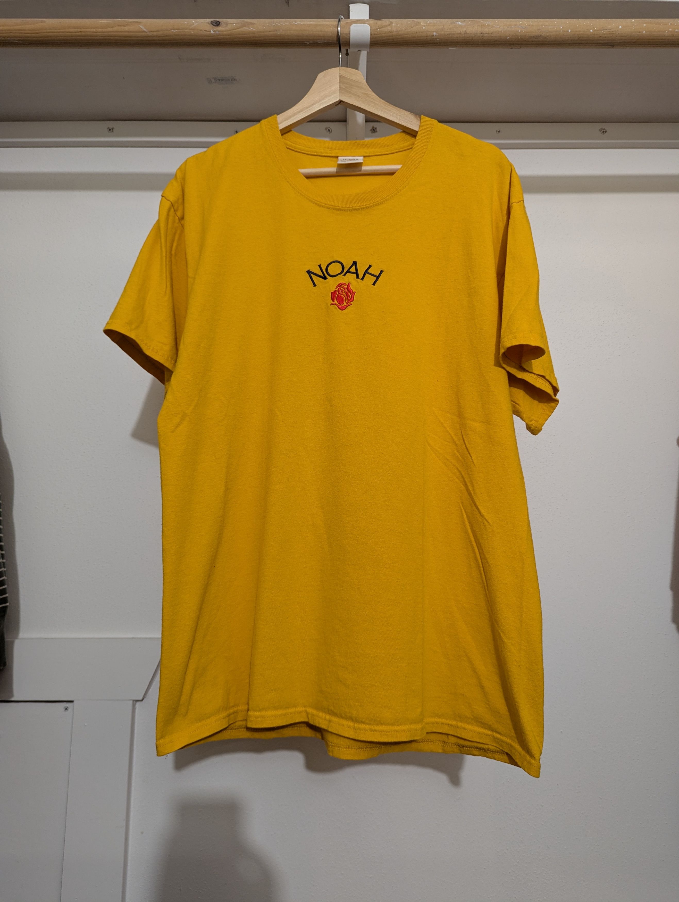 Noah NOAH yellow rose embroidered tee Size US L / EU 52-54 / 3 - 1 Thumbnail
