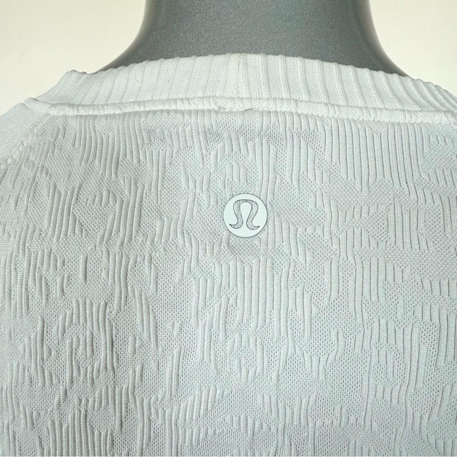 Lululemon Lululemon Athletic long sleeve women top size 8 Size M / US 6-8 / IT 42-44 - 4 Thumbnail