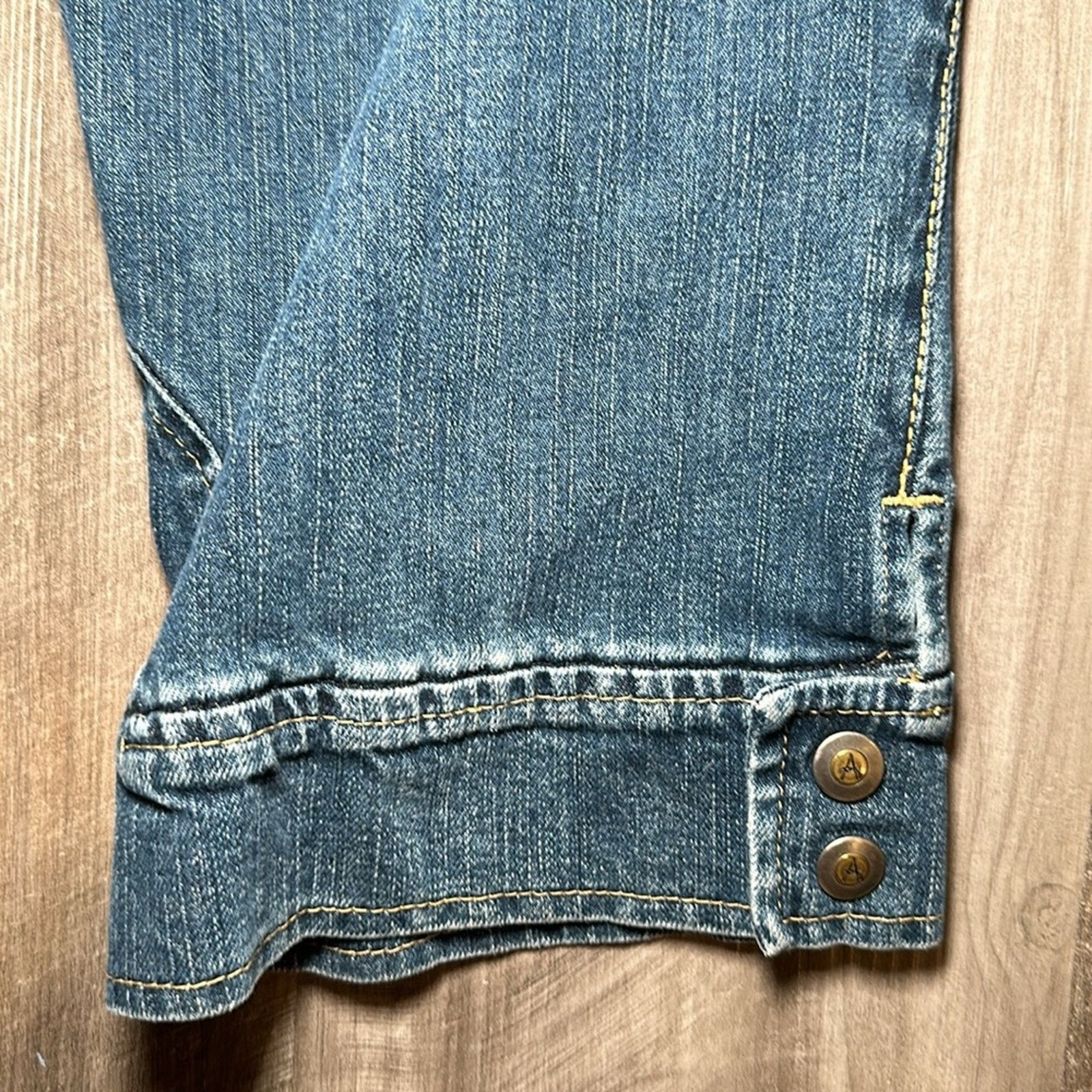 Wrangler Aura by Wrangler Cropped Jeans - 14 AVG Size 36" / US 14 / IT 50 - 3 Thumbnail