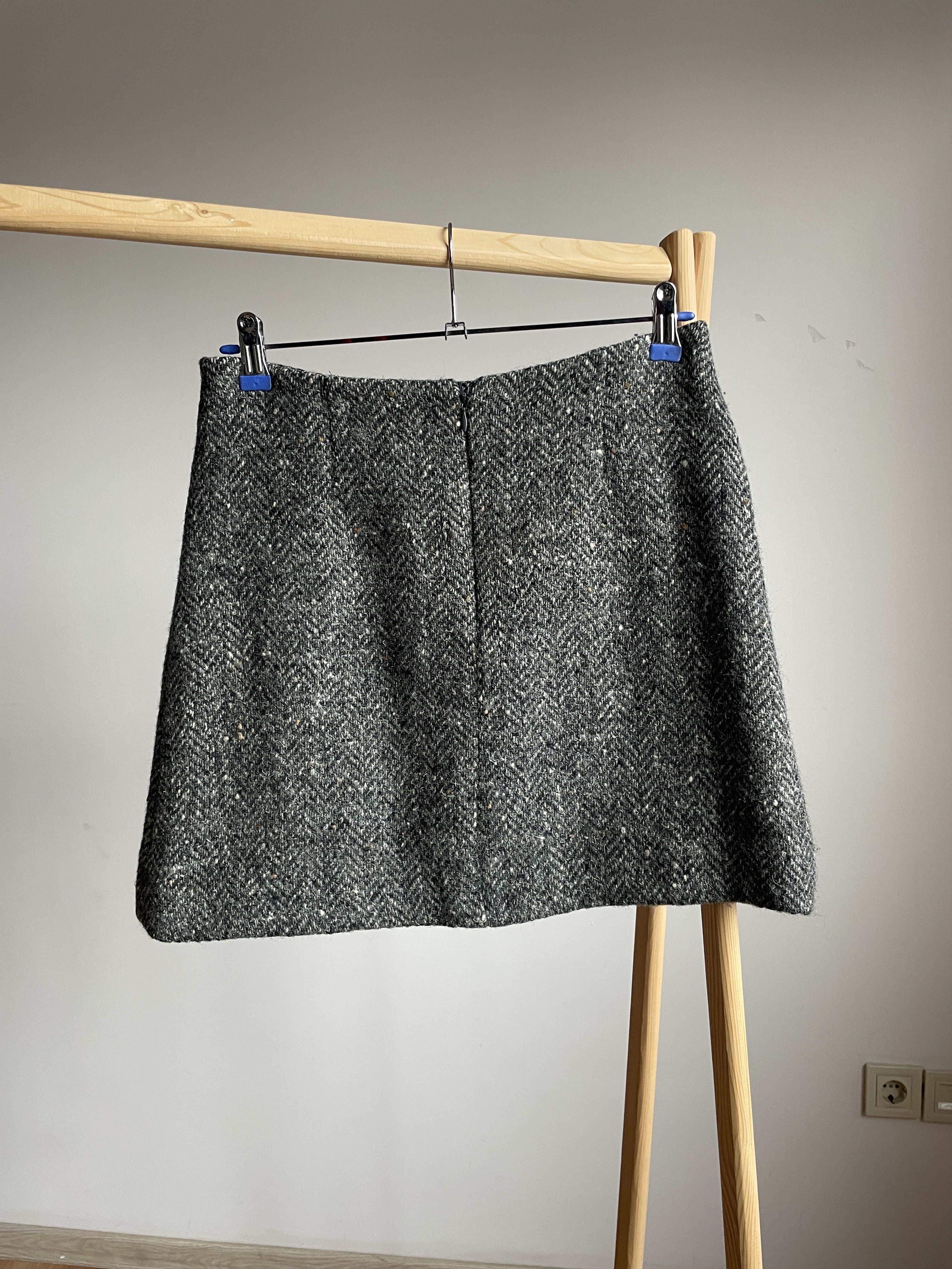 Dolce & Gabbana Dolce & Gabbana Vintage 90's Wool Tweed Mini Skirt Size 30" / US 8 / IT 44 - 2 Thumbnail