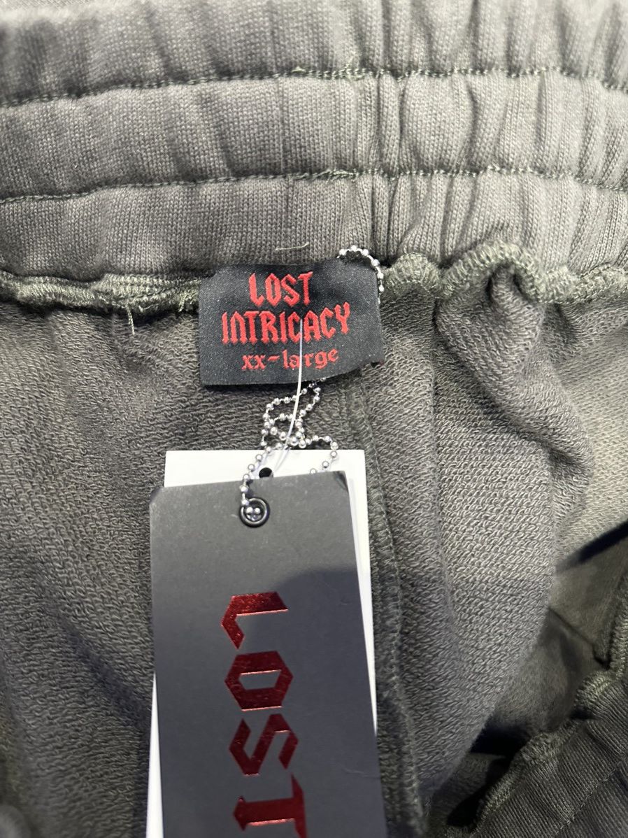 LOST INTRICACY Lost Intricacy “Grey/Red" Rhinestone Cotton Shorts Size US 38 / EU 54 - 2 Thumbnail