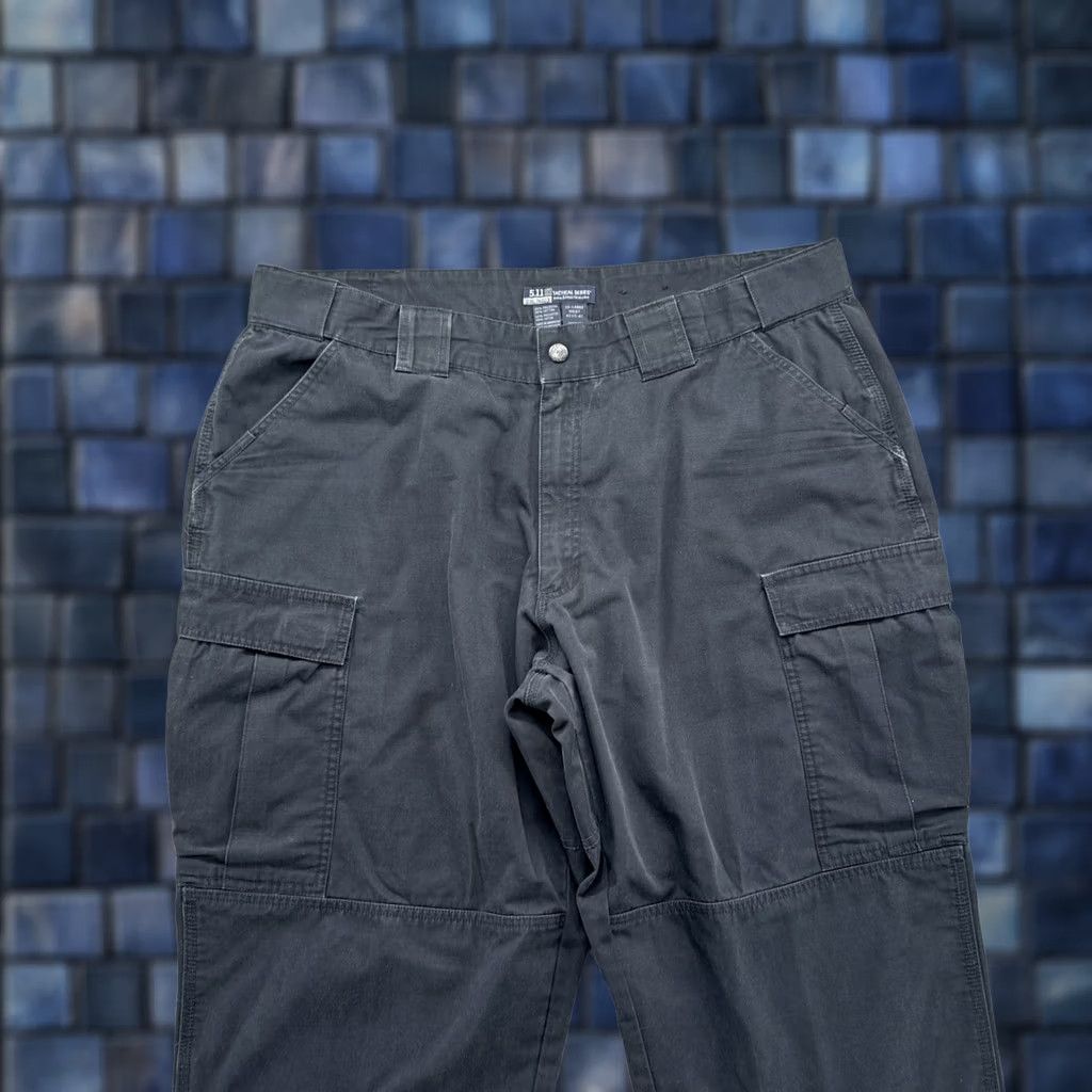 Vintage 5.11 Tactical Pants Cargo 2XL Regular Black Men's TDU Utility Cargo Pocket Size US 39 - 1 Thumbnail