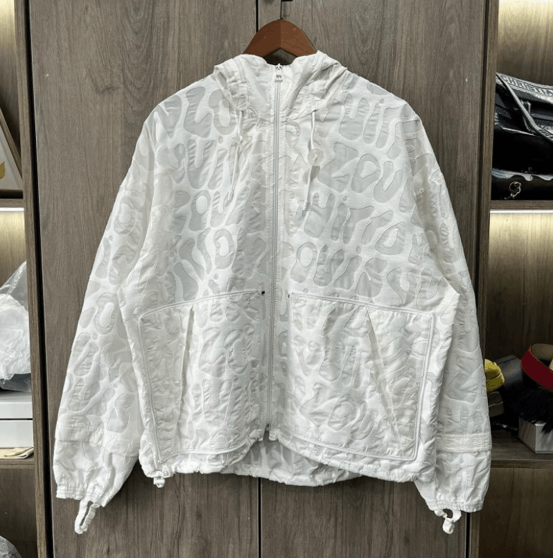 Louis Vuitton Louis Vuitton printed zip-up long-sleeve jacket Size US S / EU 44-46 / 1 - 1 Thumbnail