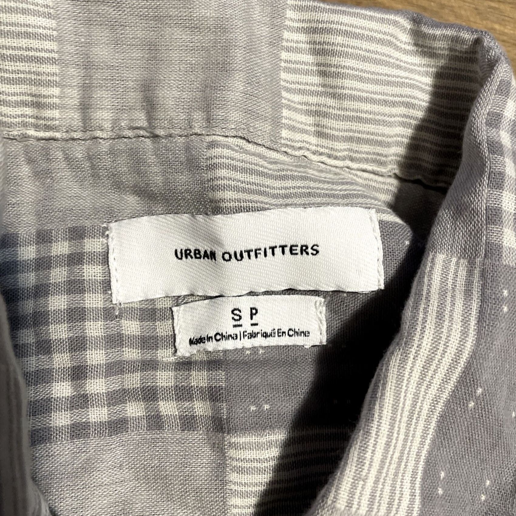 Urban Outfitters Urban Outfitters Plaid Short Sleeve Men’s Small Gray 100% Cotton Pockets Casual Shirt Size US 29 - 3 Thumbnail