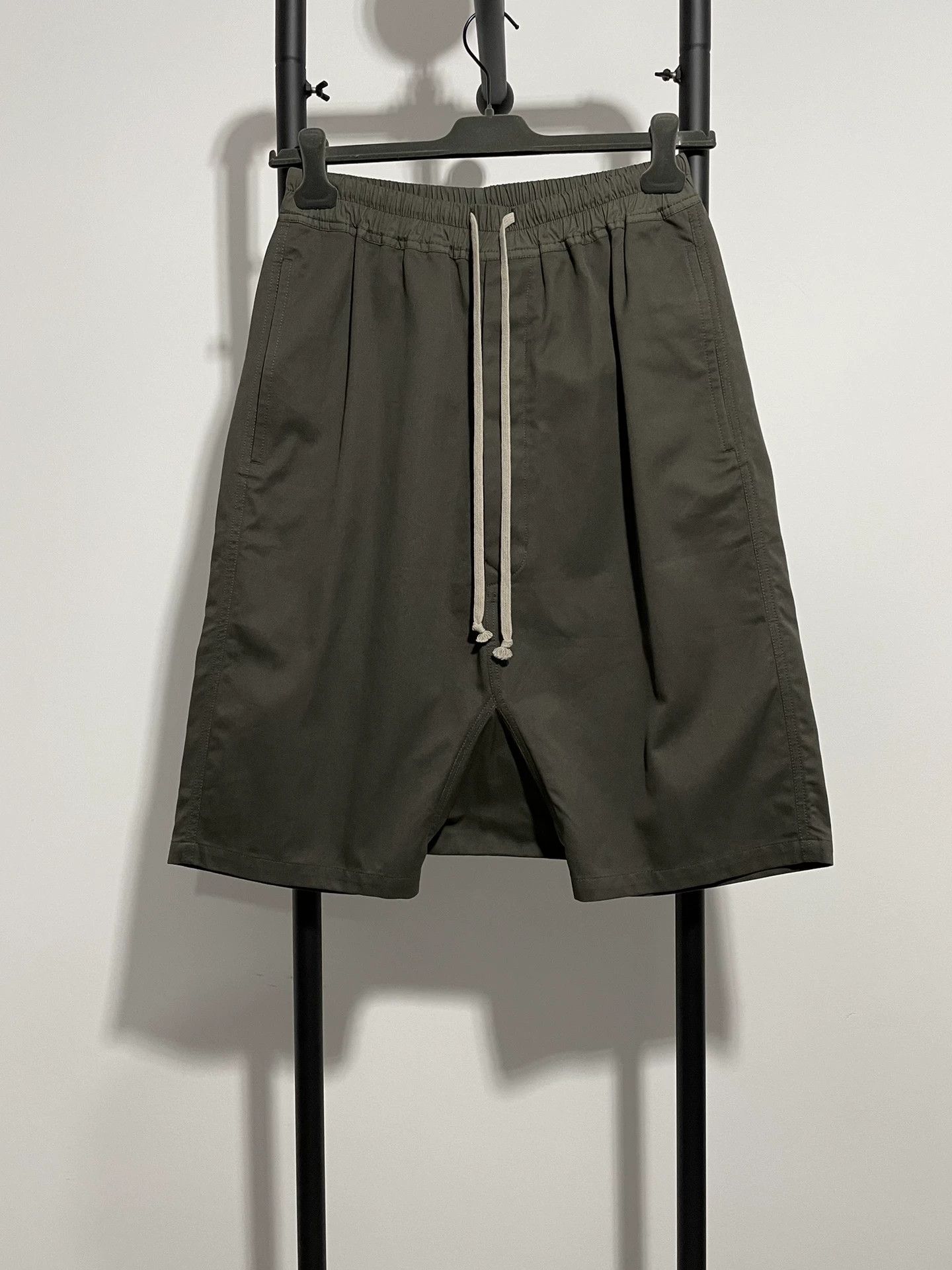 Rick Owens rick owens ro shorts in earth tone Size US 26 / EU 42 - 1 Thumbnail