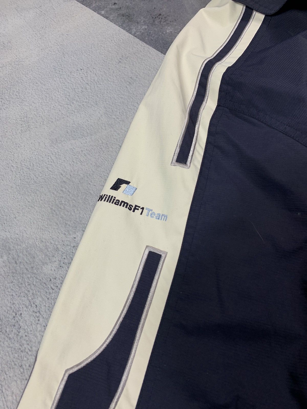 BMW × Formula 1 × Puma Vintage Y2K Puma BMW Williams F1 Team light racing jacket XL Size US XL / EU 56 / 4 - 5 Thumbnail