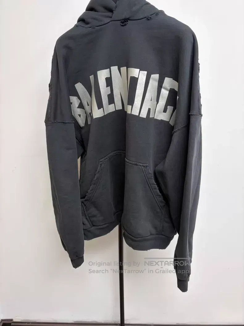 Balenciaga Balenciaga Crew Neck Logo Long Sleeve Hoodie Size US M / EU 48-50 / 2 - 1 Thumbnail