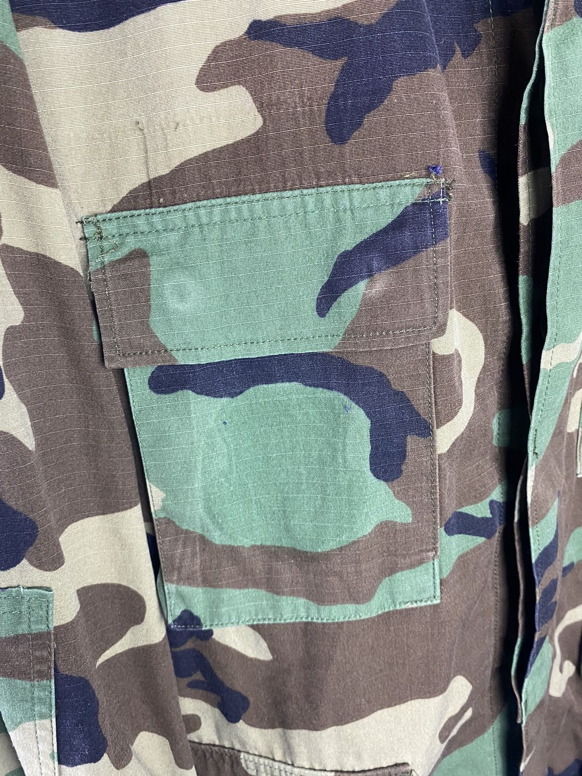 Vintage Vintage Camo Military Field Jacket - Woodland Camouflage Size US L / EU 52-54 / 3 - 4 Thumbnail