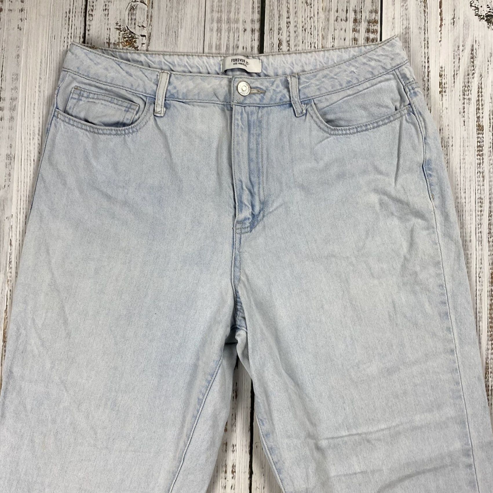 Forever 21 FOREVER 21 Light Wash Slim Tapered Jeans Womens Size 32 Blue Denim Classic Size 24" / US 00 / IT 34 - 2 Thumbnail