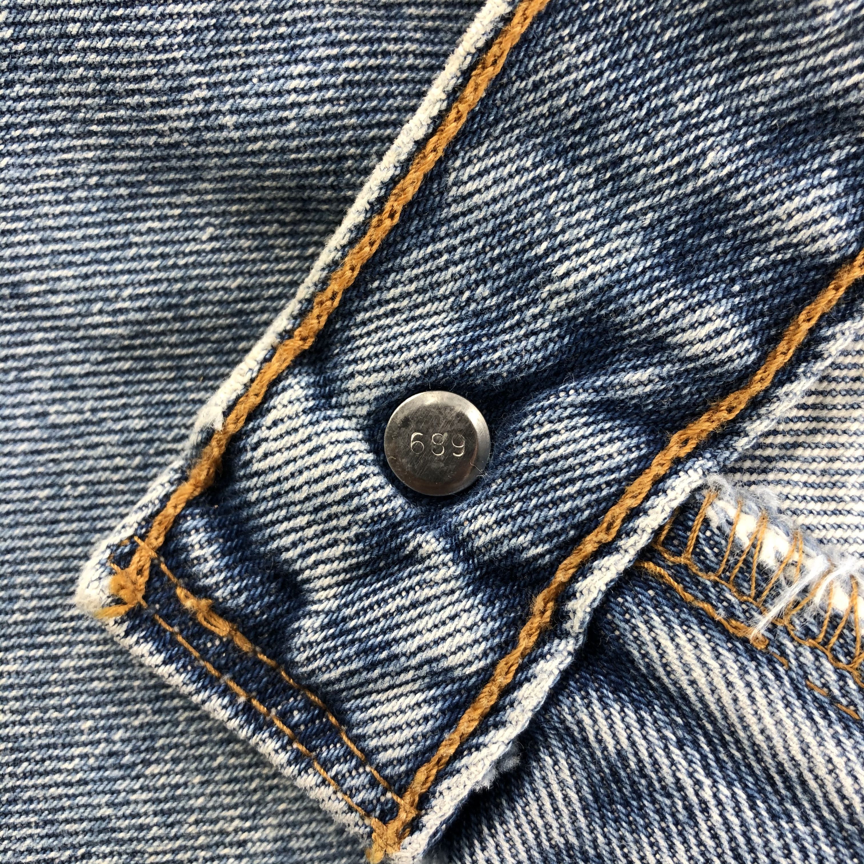 Levi's Light Wash Vintage 90s Levis 550 Jeans-J1158 Size US 37 - 8 Thumbnail