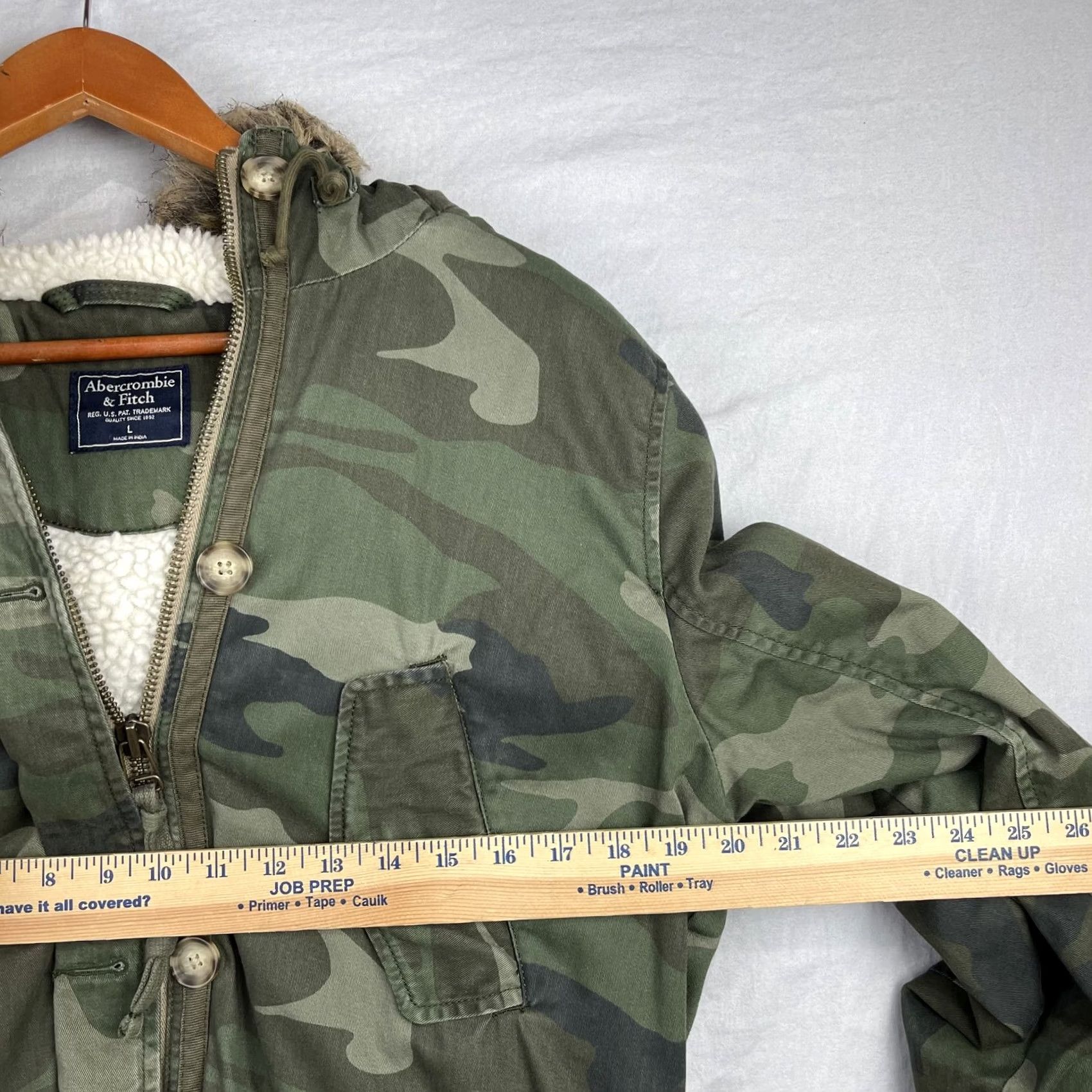 Abercrombie & Fitch VINTAGE Abercrombie & Fitch Jacket Womens Large Camo Hooded Sherpa Lined Parka Coat Warm Size L / US 10 / IT 46 - 7 Thumbnail