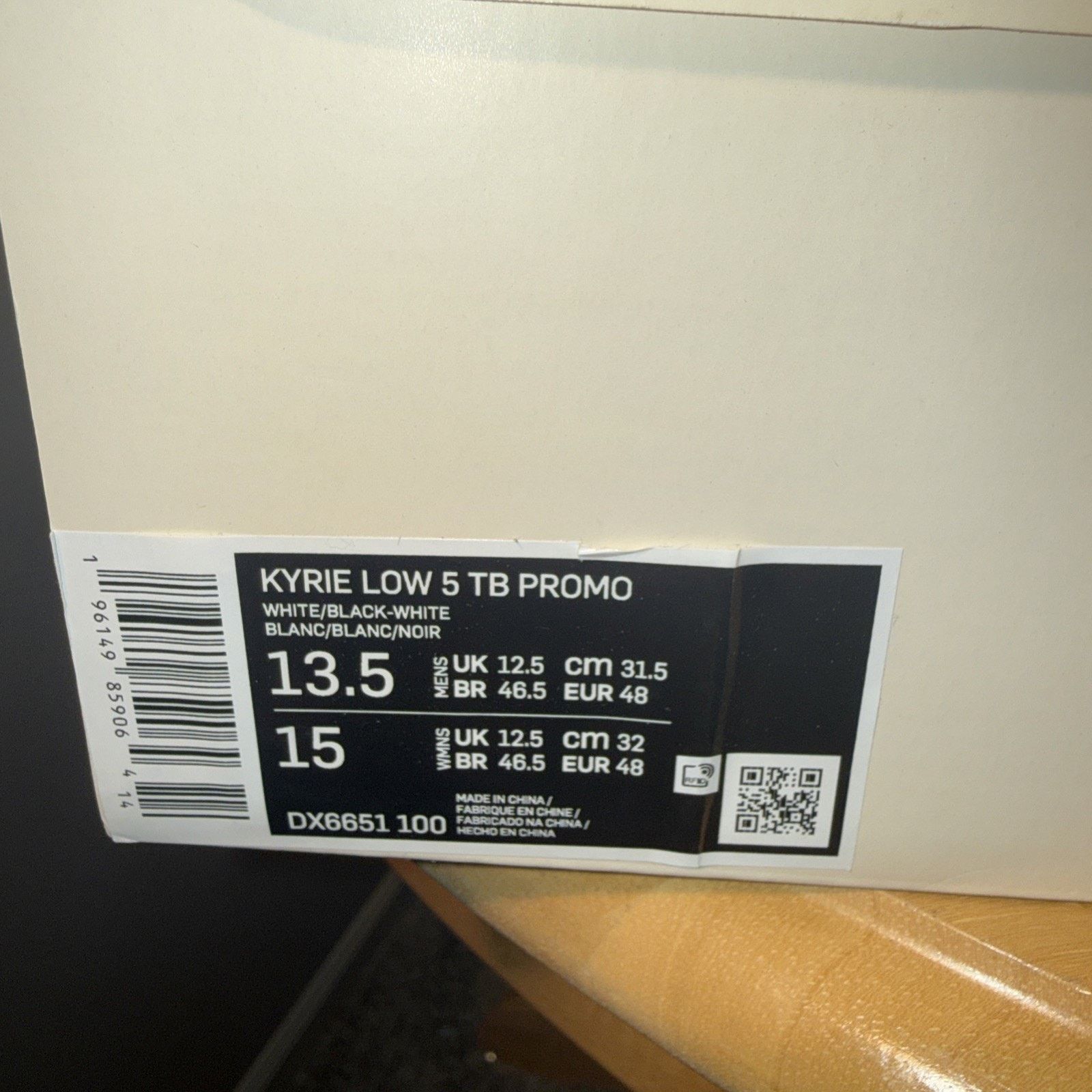 Nike Size 13.5 - Nike Kyrie 5 Oreo - AO2918-100 Basketball Shoe Size US 13 / EU 46 - 6 Thumbnail
