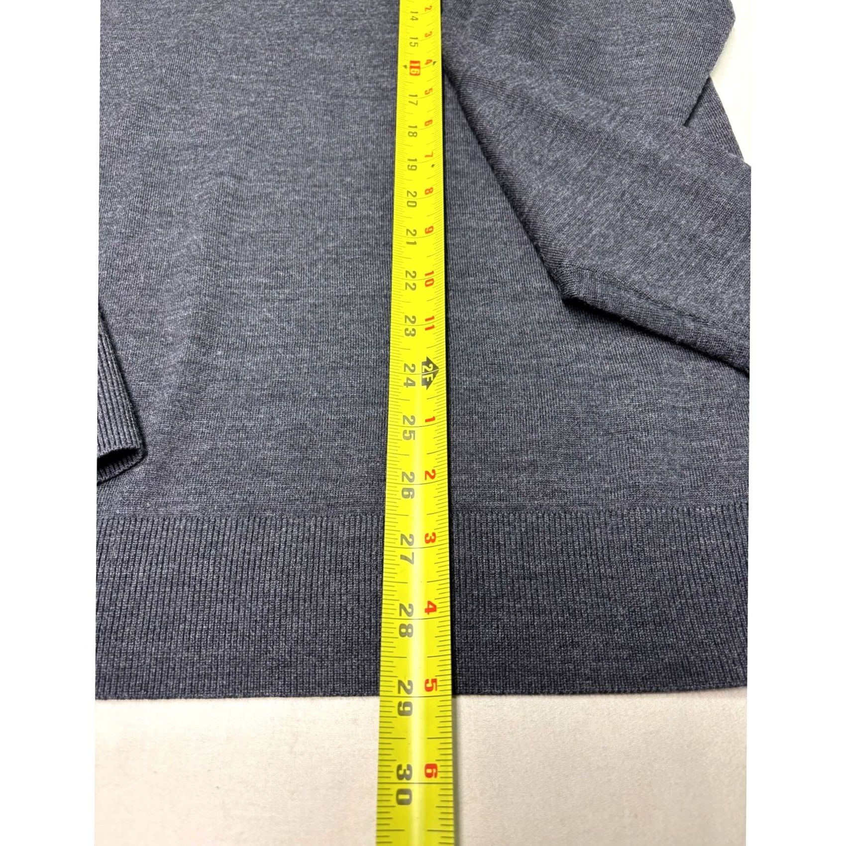 Brooks Brothers Brooks Brothers Brookstech Merino Wool V-Neck Sweater Mens Large Charcoal Gray Size US L / EU 52-54 / 3 - 5 Thumbnail