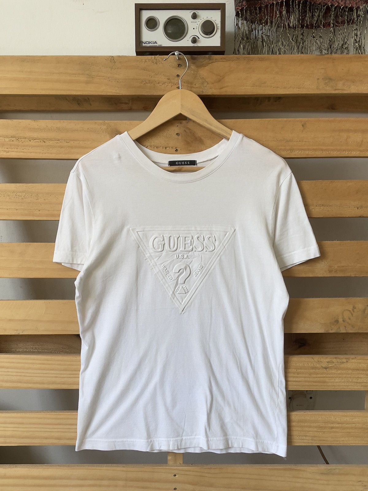 Guess Guess Off White Embossed T- Shirt S Size US S / EU 44-46 / 1 - 1 Thumbnail
