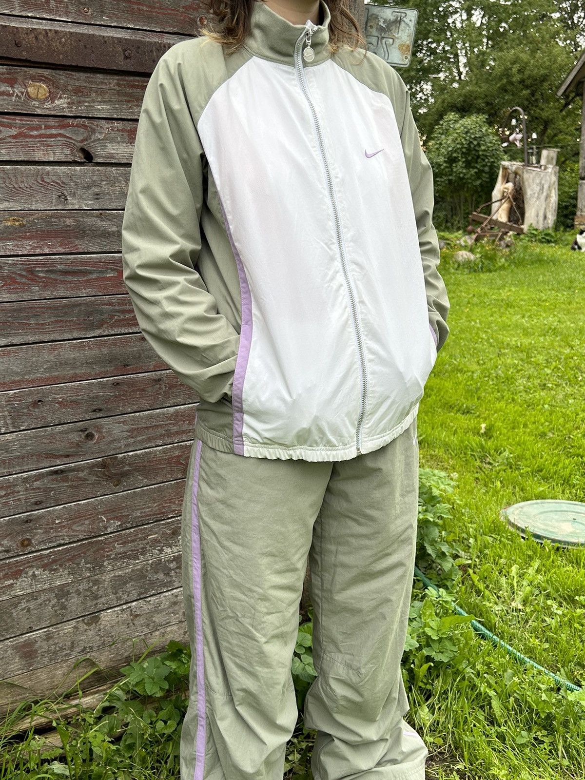 Nike BNWT 00s Vintage Nike Full Tracksuit Bundle Jacket Pants Size M / US 6-8 / IT 42-44 - 17 Thumbnail