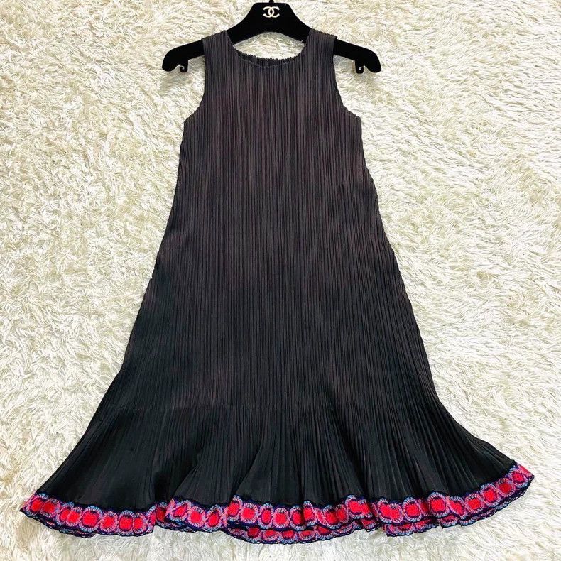 Issey Miyake Issey Miyake Black pleated skirt Size L / US 10 / IT 46 - 1 Thumbnail