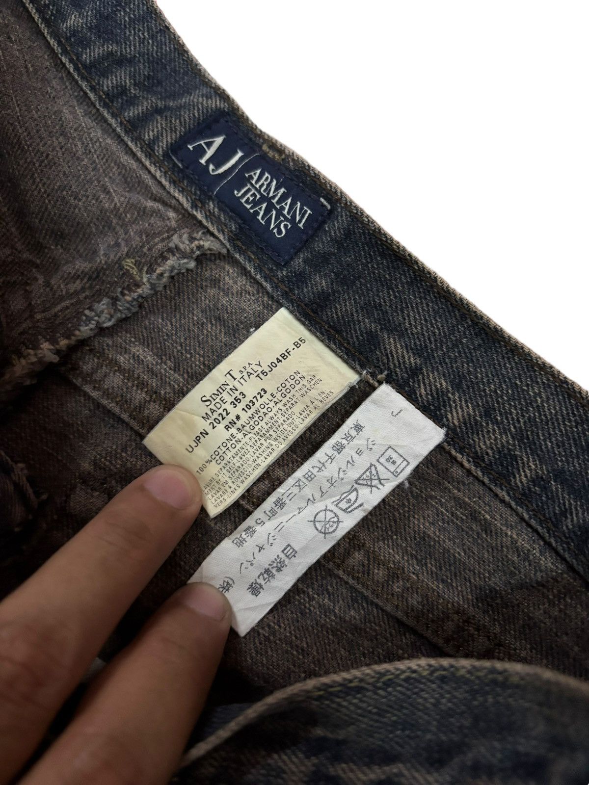 Armani × Armani Exchange × Giorgio Armani Vintage AJ Armani Italy Faded Jeans Size US 28 / EU 44 - 5 Thumbnail