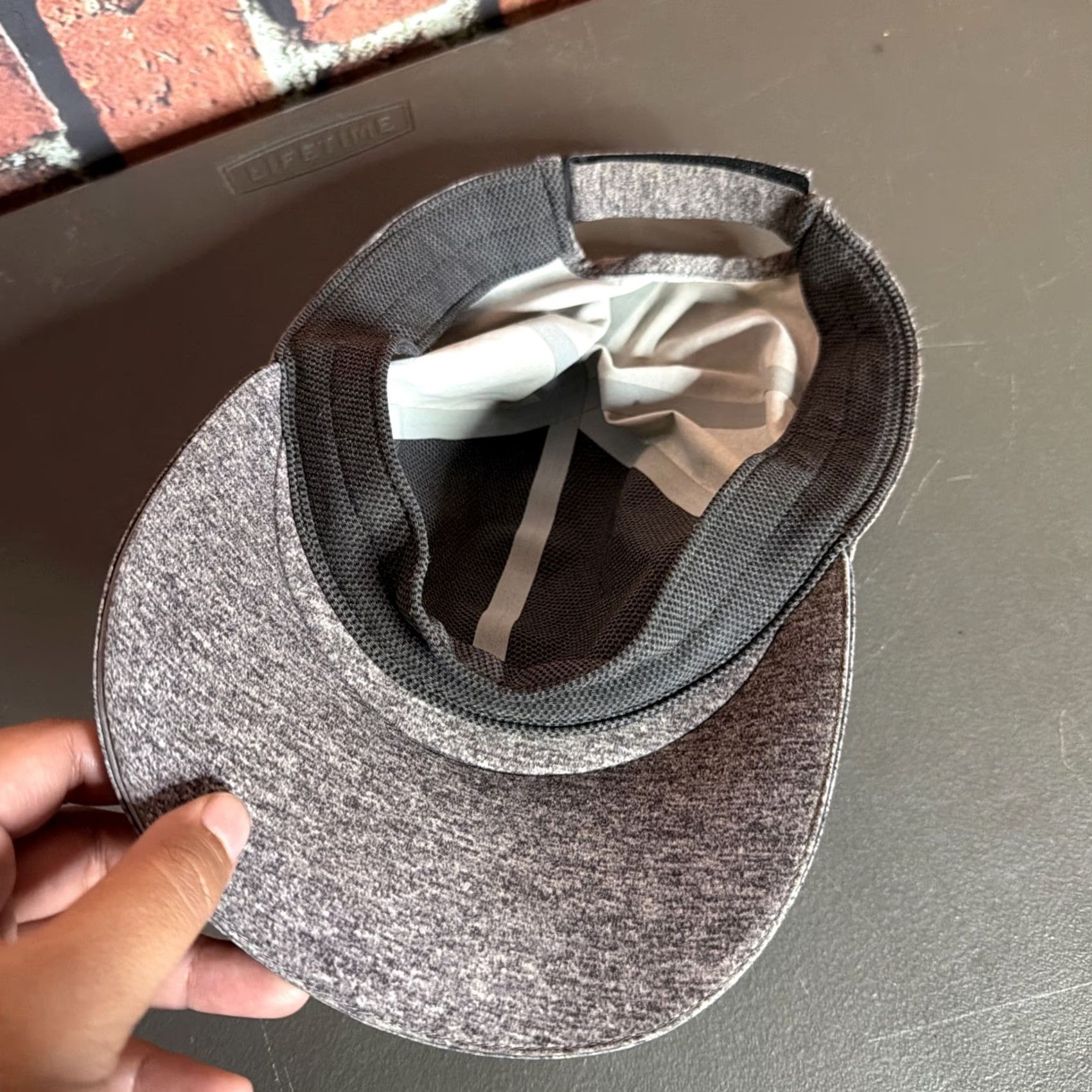 Lululemon Lululemon Lightweight One Size Unisex Gray Running Hat Baseball Cap Unisex Adults One Size Gray Lightweight Hat Size ONE SIZE - 3 Thumbnail