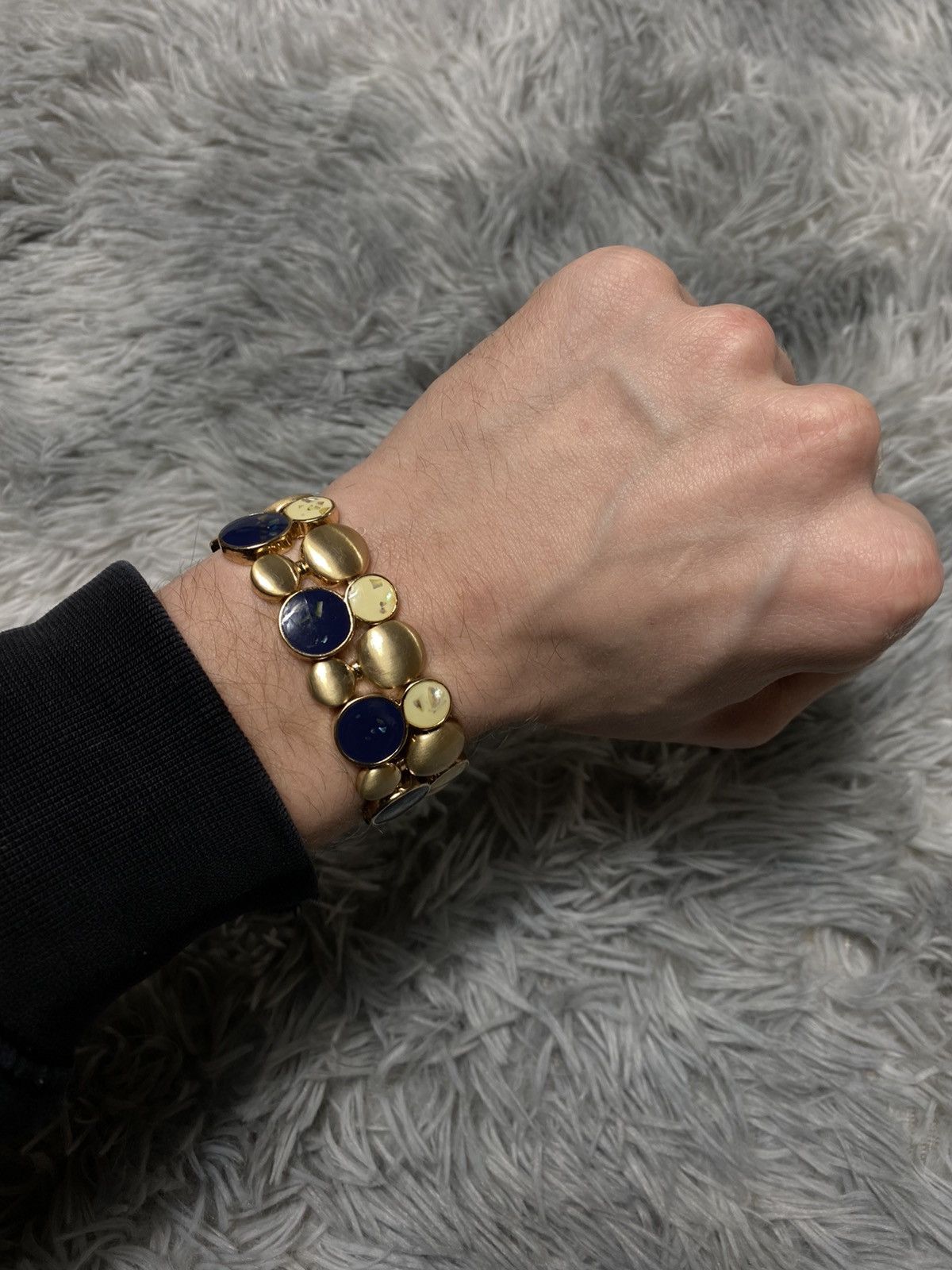Jewelry Gold-Tone Bracelet with Cracked Glass Effect | Modern Style Size ONE SIZE - 6 Thumbnail