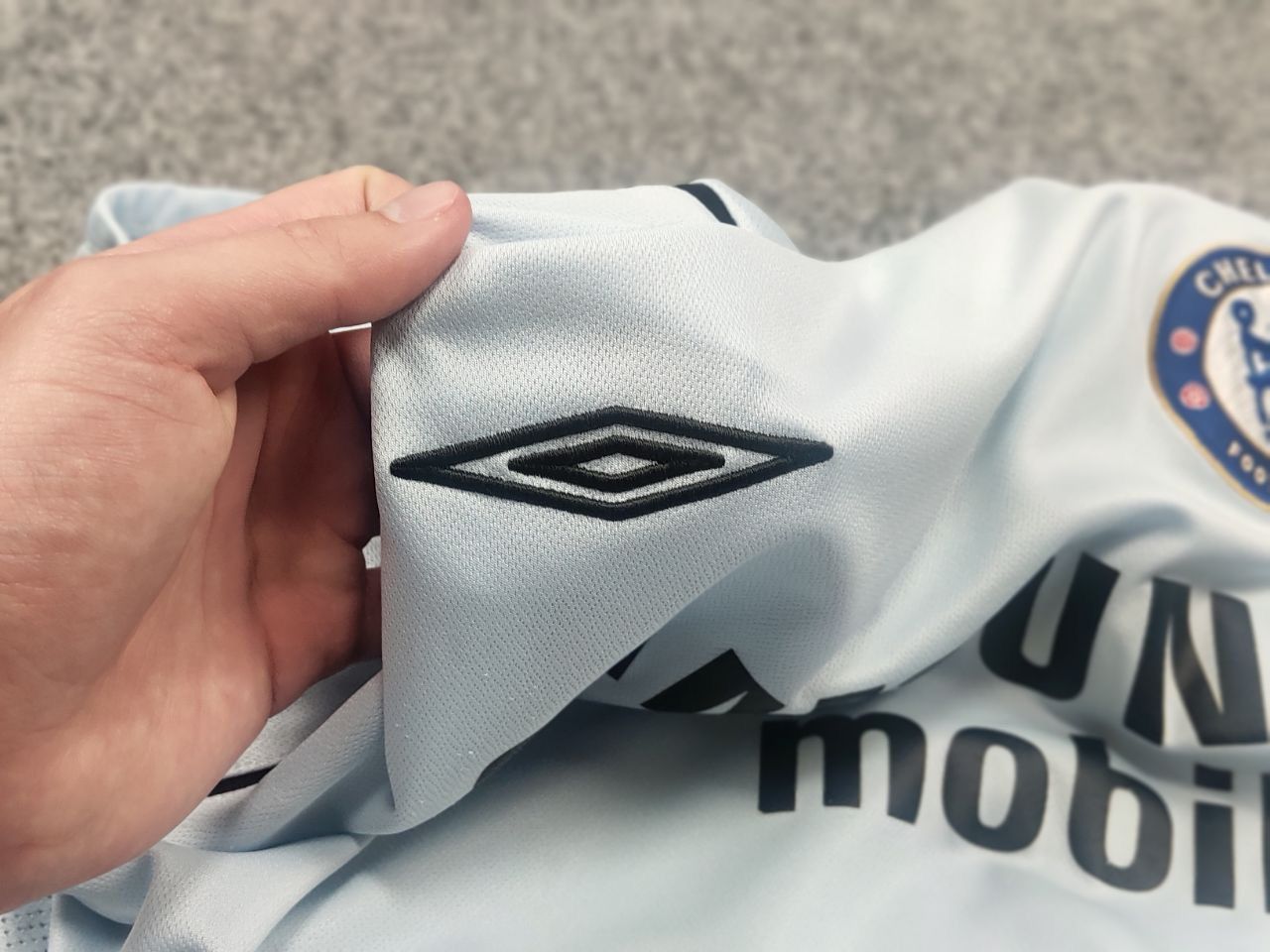 Umbro Vintage Chelsea Umbro 2005 06 Away soccer Jersey T-Shirt Size US XL / EU 56 / 4 - 16 Thumbnail