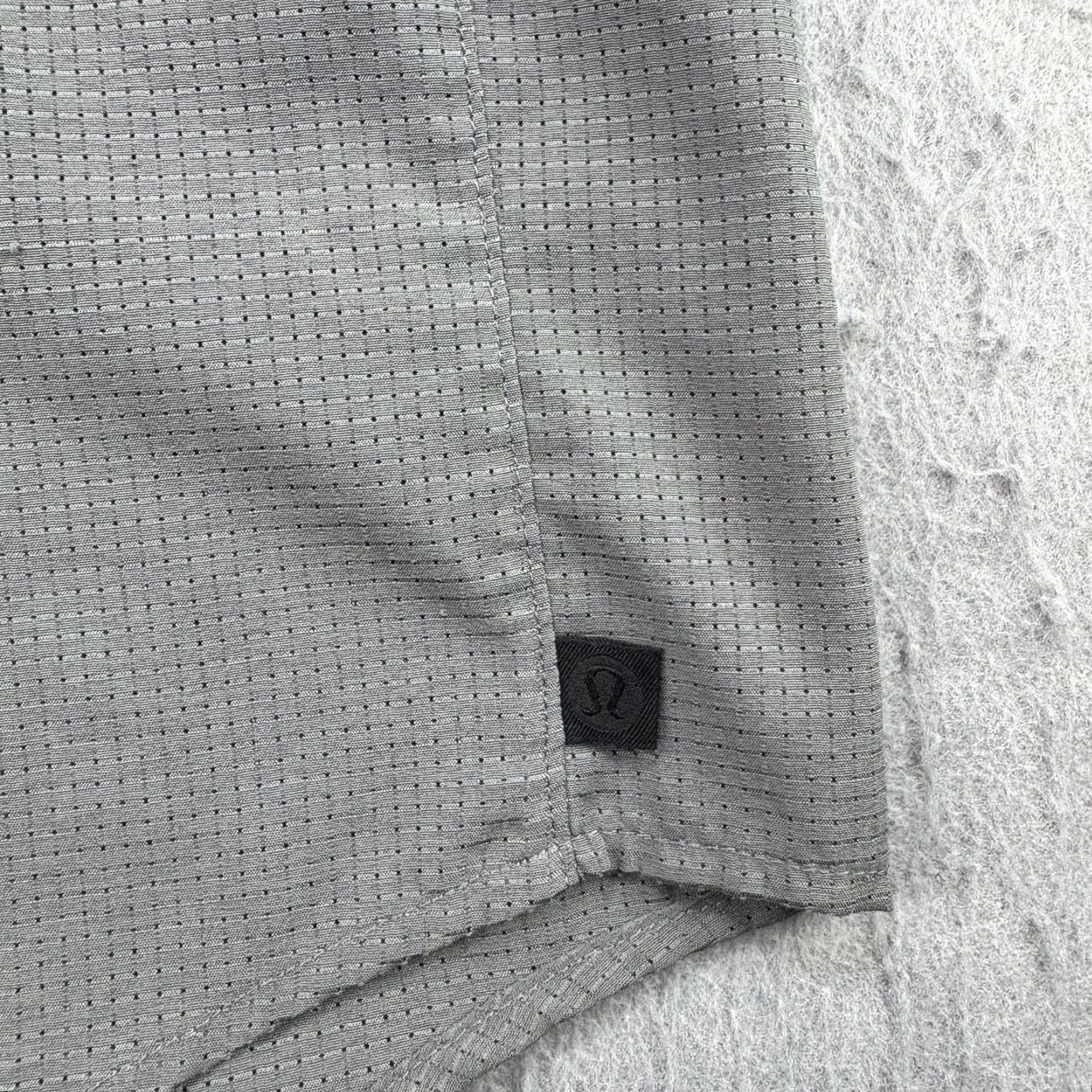 Lululemon Lululemon Shirt Mens Medium Gray Snap Up Long Sleeve Performance Casual Size US M / EU 48-50 / 2 - 2 Thumbnail