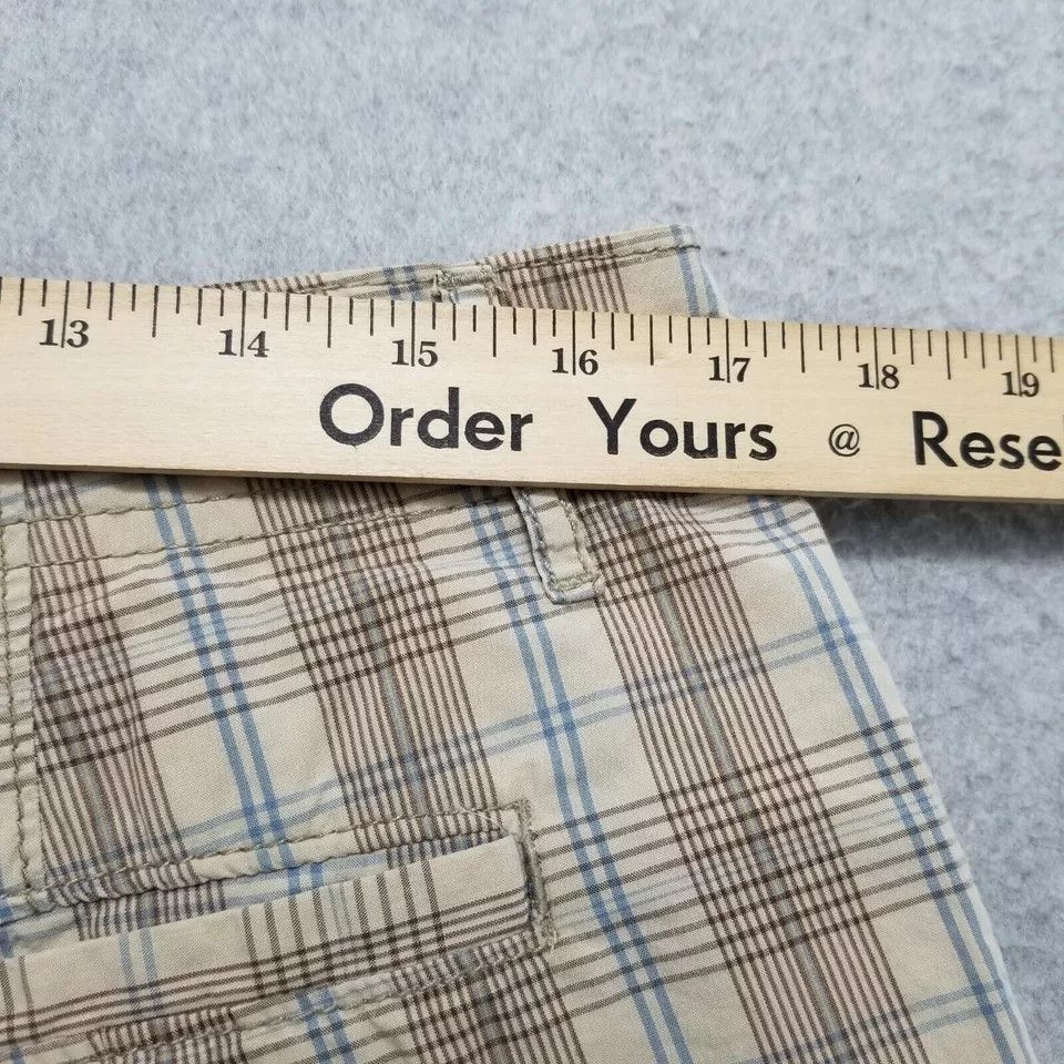 Old Navy Old Navy Shorts Mens 33 Plaid Pockets Casual Lightweight Size US 33 - 5 Thumbnail