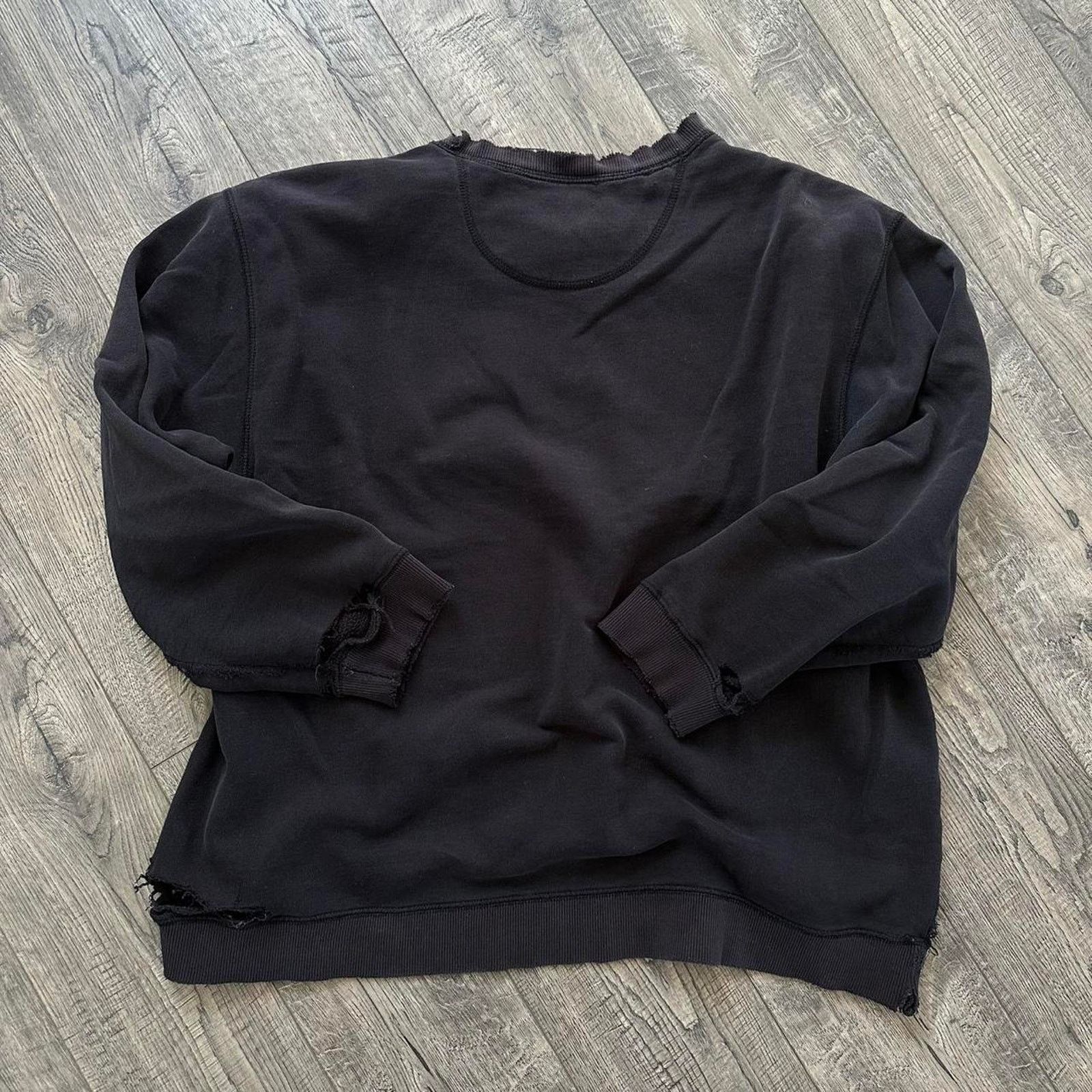 Vintage Vintage 00s Black Cotton Faded Thrashed Crewneck Sweatshirt Size US XL / EU 56 / 4 - 5 Thumbnail