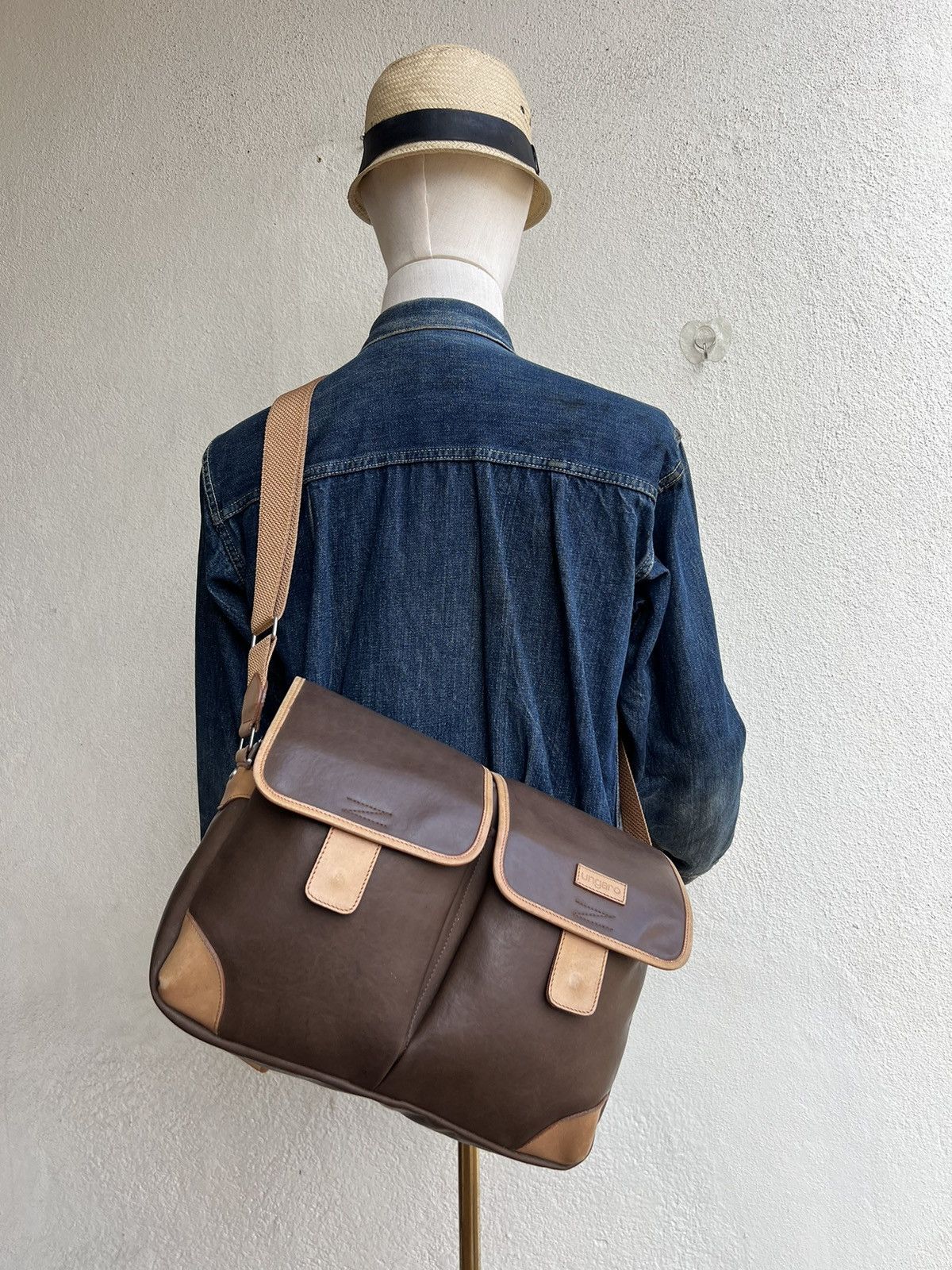 Emanuel Ungaro Vintage Ungaro PU and Leather Messenger Bag Size ONE SIZE - 3 Thumbnail