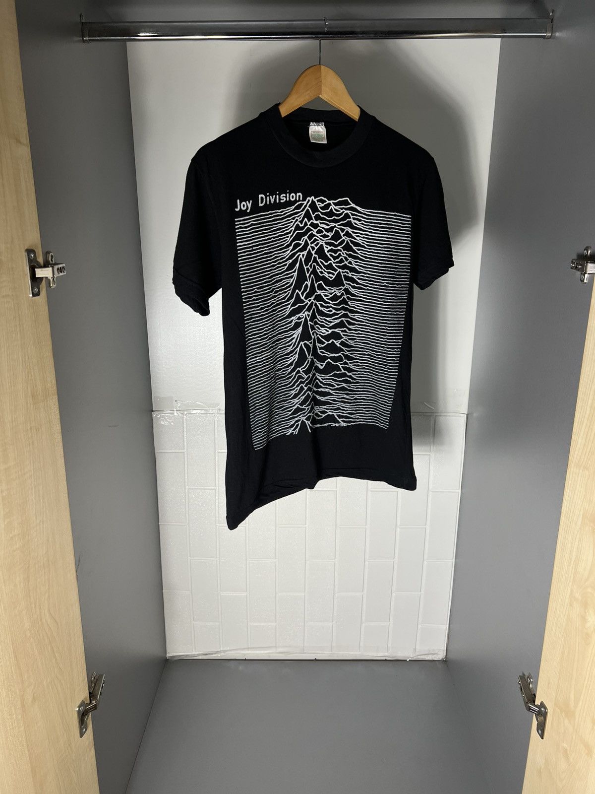 Band Tees VINTAGE JOY DIVISION RETRO ROCK T-SHIRT WORLD TOUR Y2K 90s Size US M / EU 48-50 / 2 - 5 Thumbnail