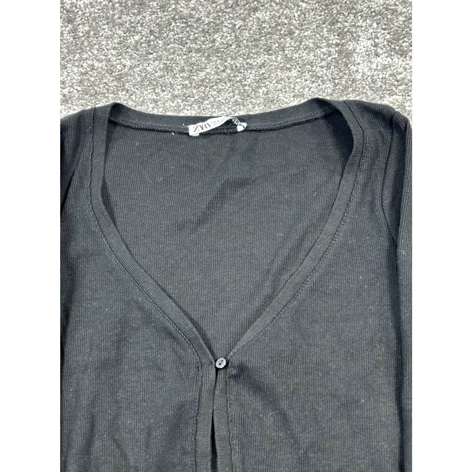 Zara VINTAGE Zara Womens Sweater Cardigan Long Sleeve Black Knit V-Neck Casual Fall Winter S Size S / US 4 / IT 40 - 2 Thumbnail