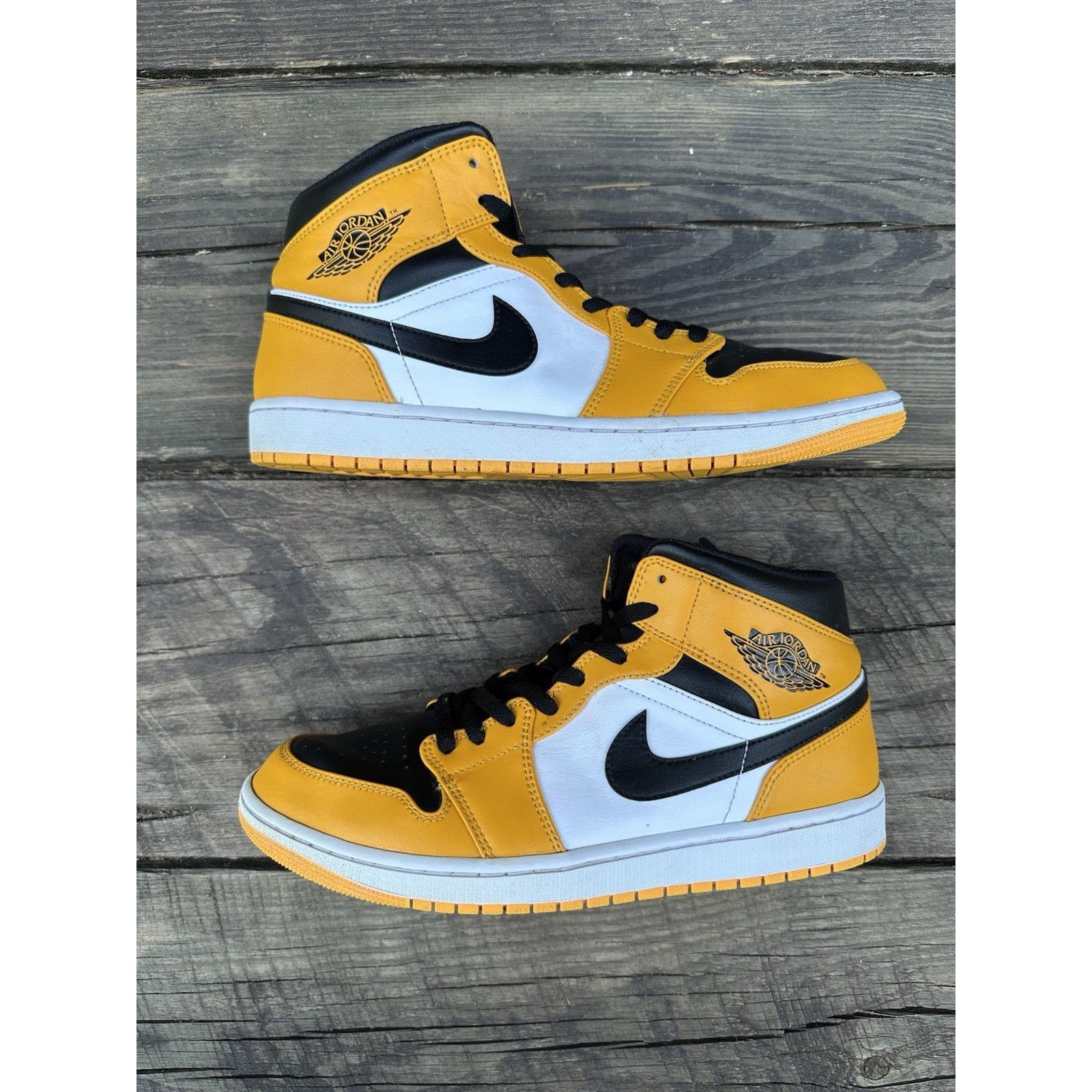 Jordan Brand Jordan 1 Mid Taxi - Size 10.5 Size US 10.5 / EU 43-44 - 2 Thumbnail