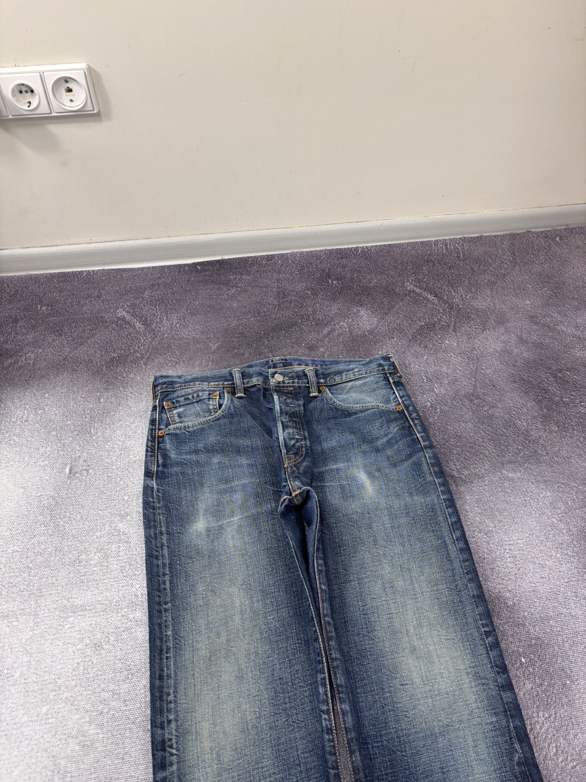 Levi's Vintage Levi’s 501 Men’s Dark Navy Blue Wash Denim Jeans Size US 34 / EU 50 - 4 Thumbnail