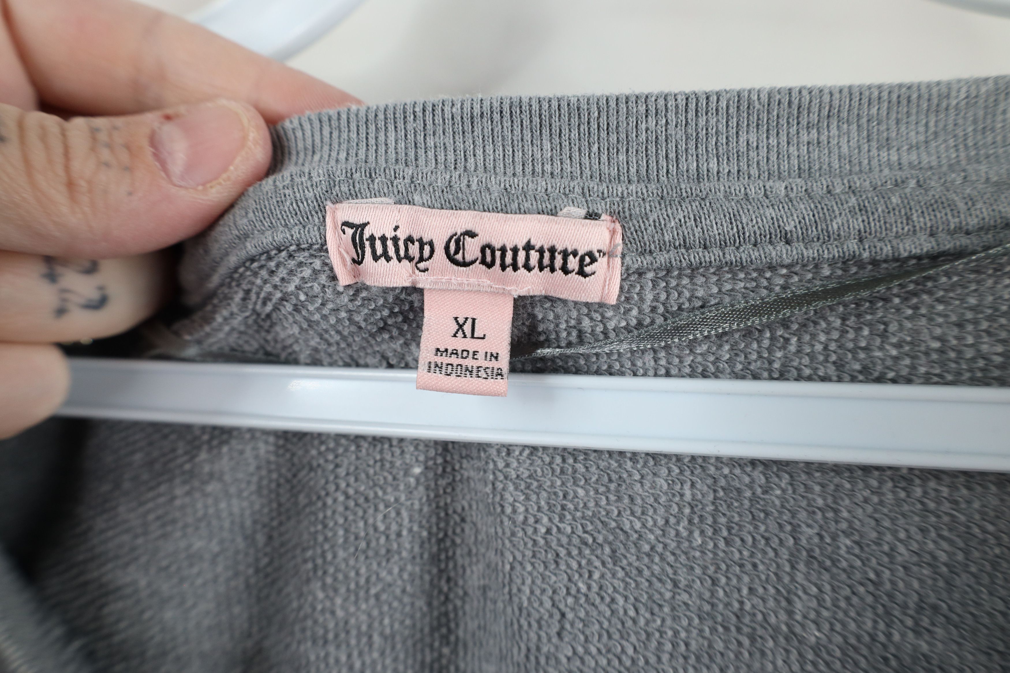 Juicy Couture × Vintage Vintage Y2K Juicy Couture Sequin Lipstick Sweatshirt Gray Size XL / US 12-14 / IT 48-50 - 10 Thumbnail