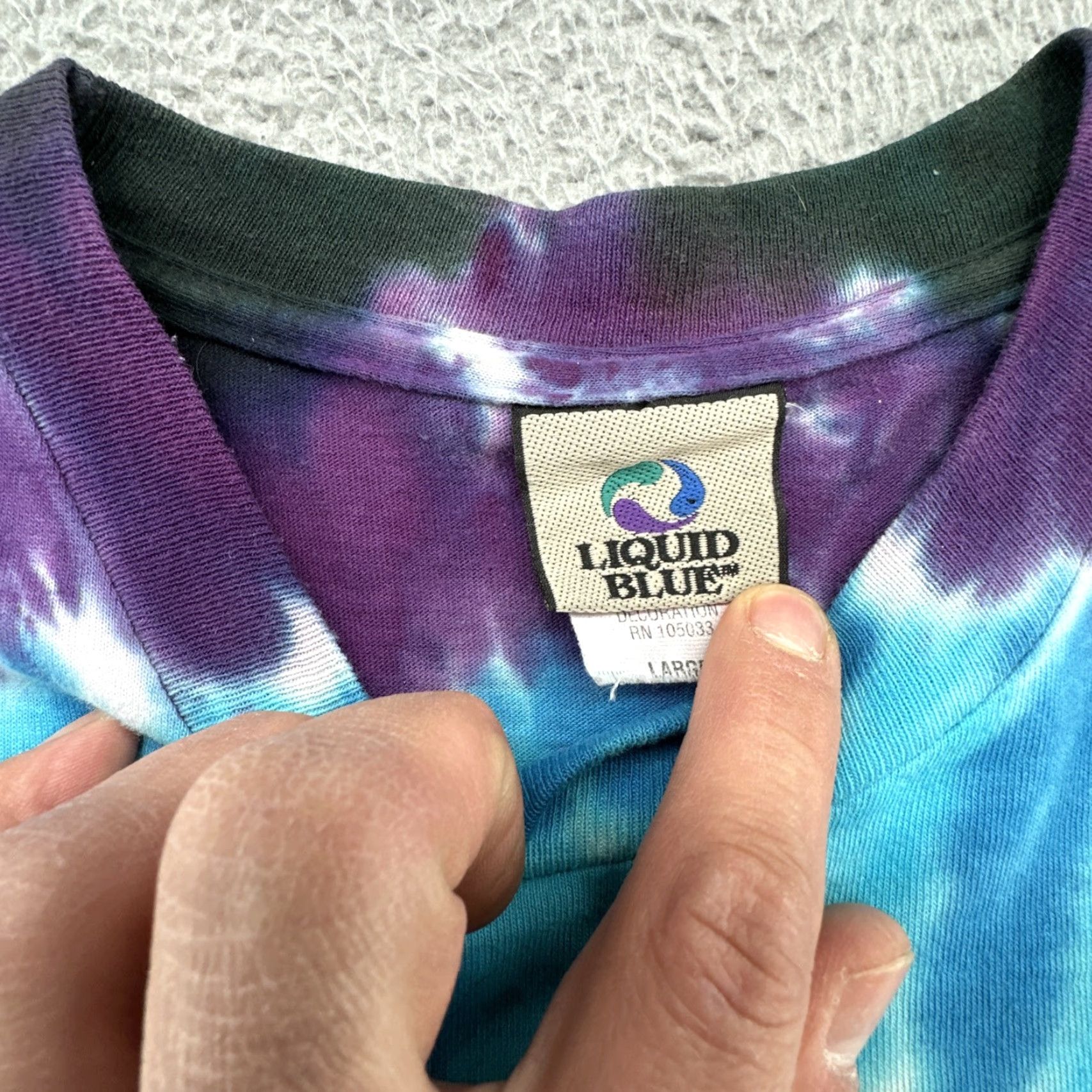 Liquid Blue VINTAGE Liquid Blue MAD HATTER T-Shirt Alice in Wonderland Single Stitch Mens Large Blue Cotton 90s Graphic Print Crew Neck Short Sleeve Theme 90s Size US L / EU 52-54 / 3 - 5 Thumbnail